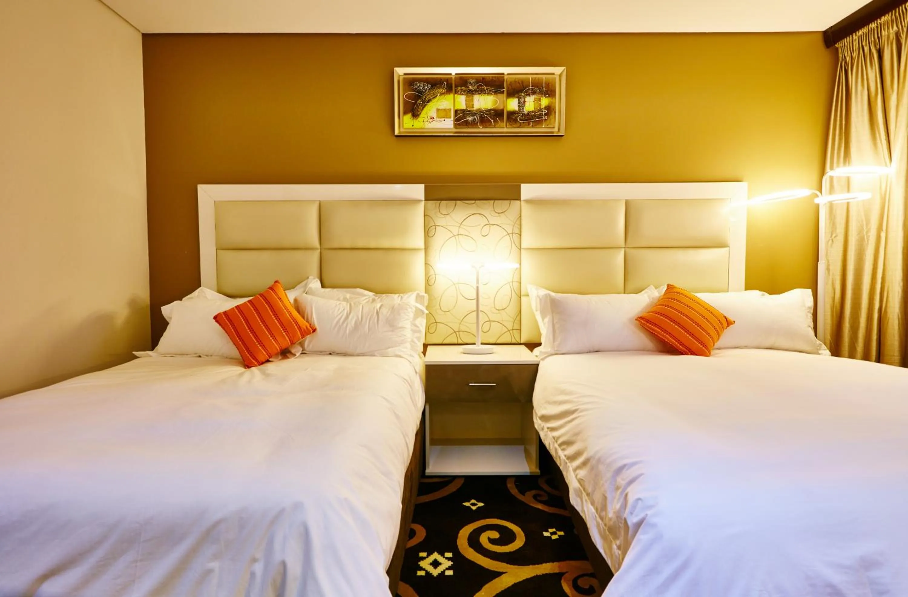 Photo of the whole room, Bed in Palm Continental Hotel