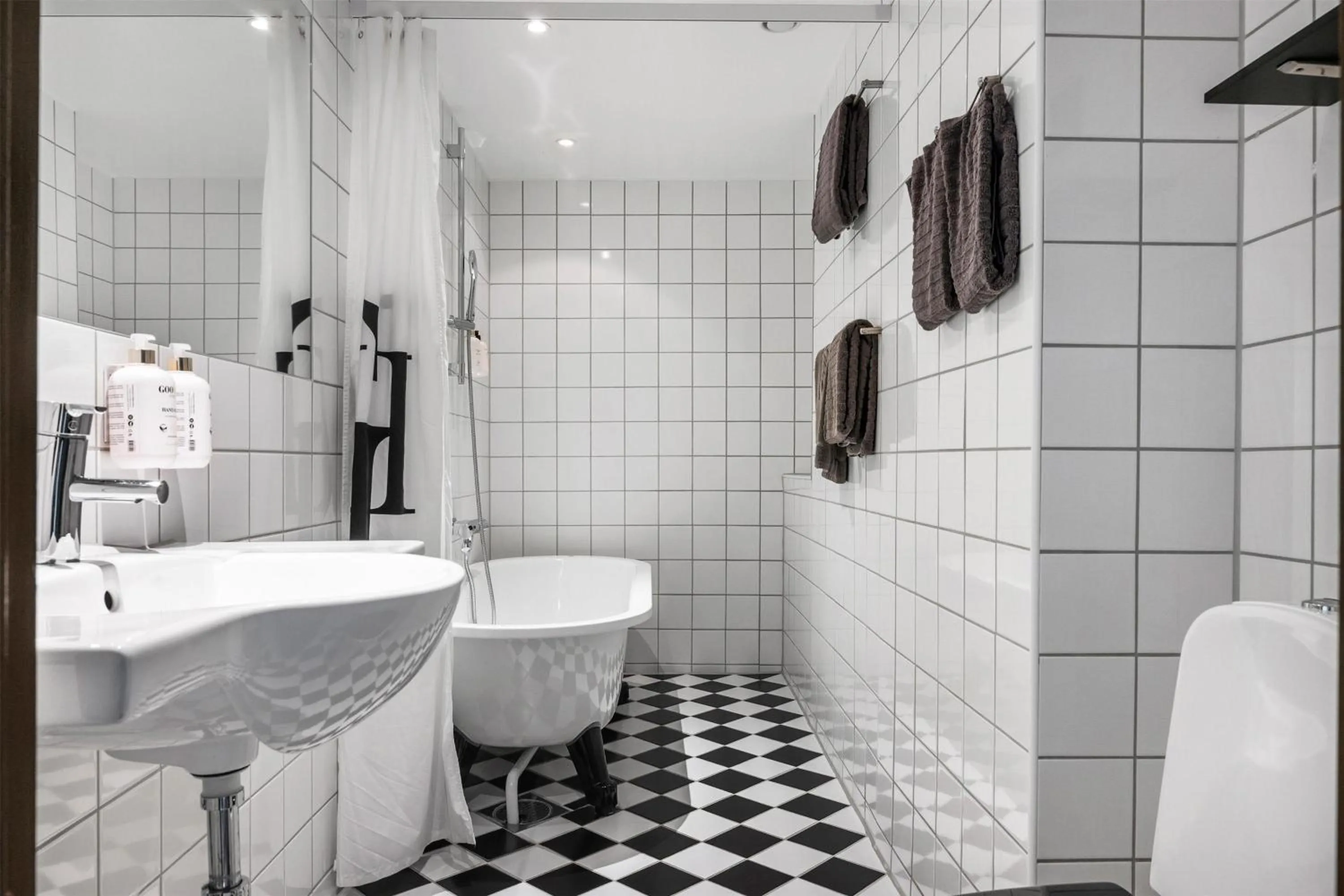 Bathroom in Grand Halmstad, WorldHotels Crafted