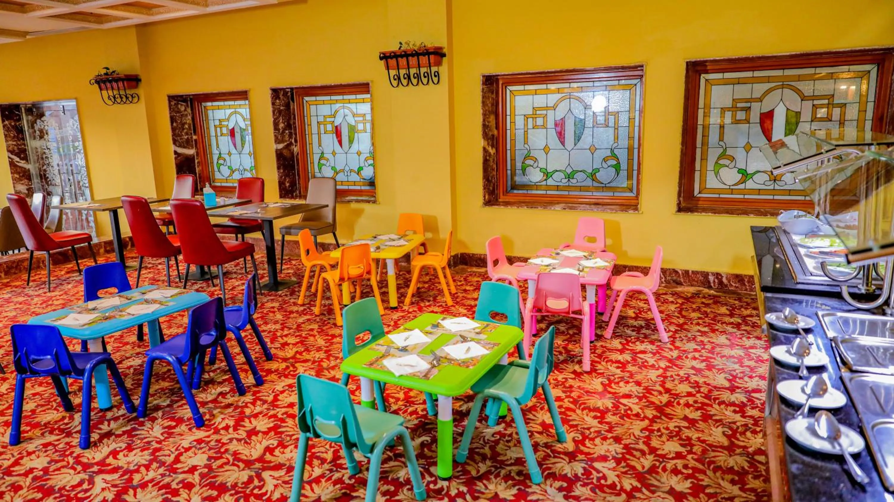 Kids's club, Restaurant/Places to Eat in Titanic Palace Families and couples only