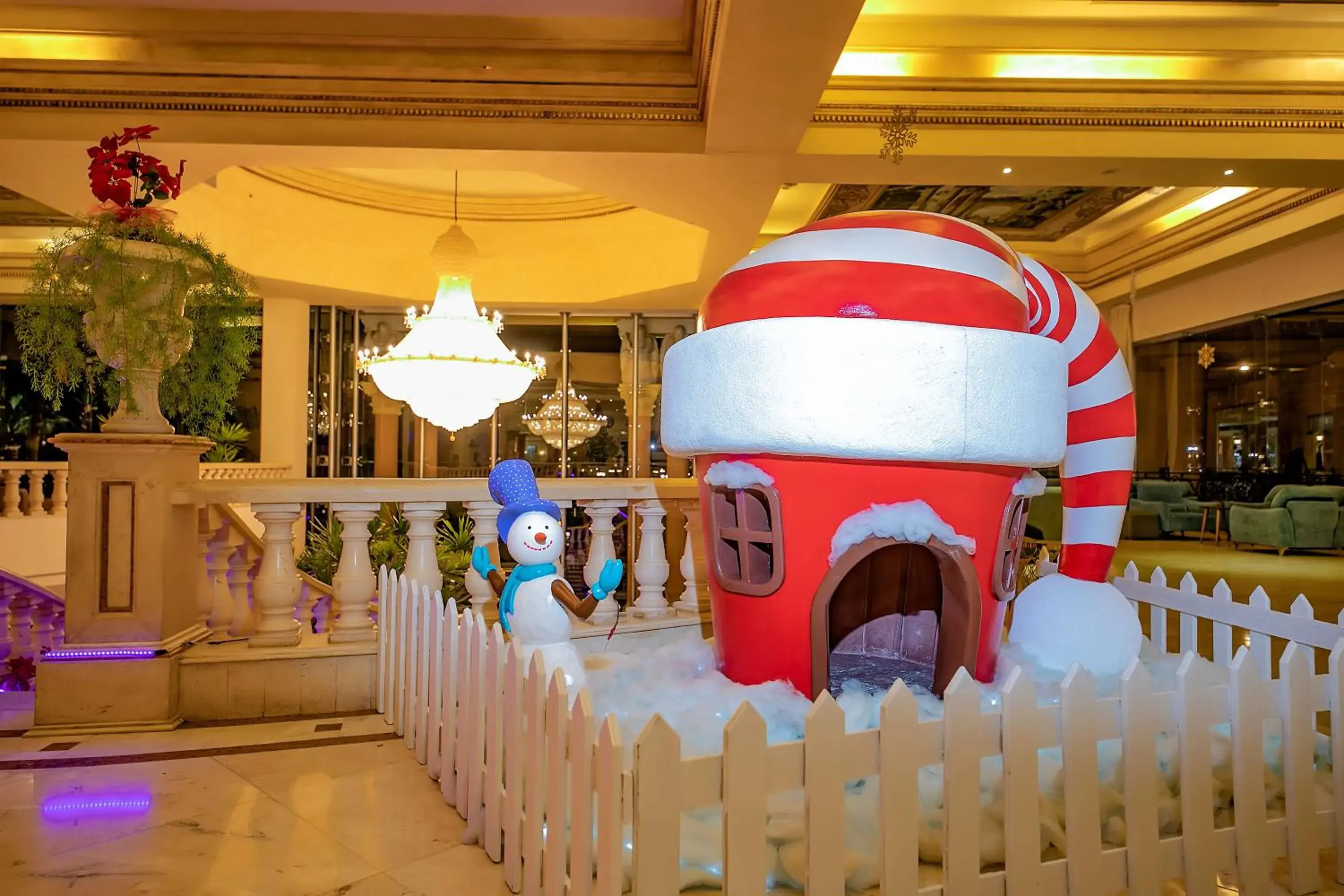 Lobby or reception in Titanic Palace Families and couples only Lobby or reception in Titanic Palace Families and couples only