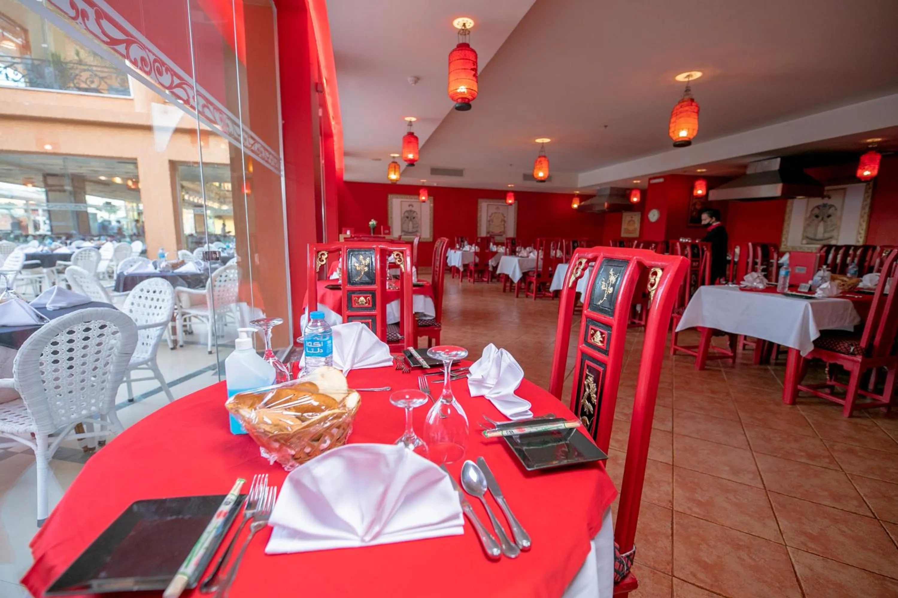 Restaurant/Places to Eat in Titanic Palace Families and couples only