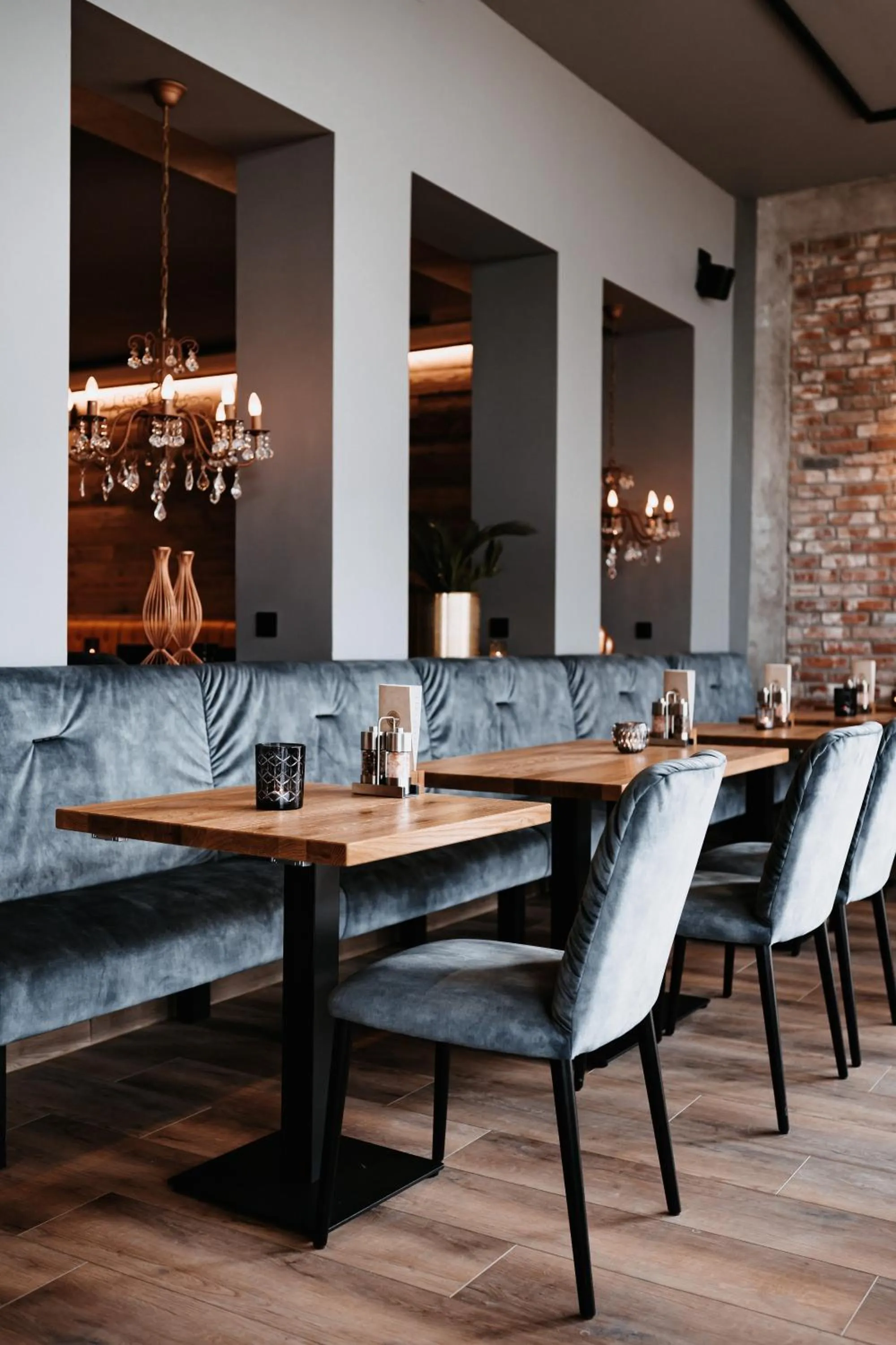 Restaurant/places to eat in My Place