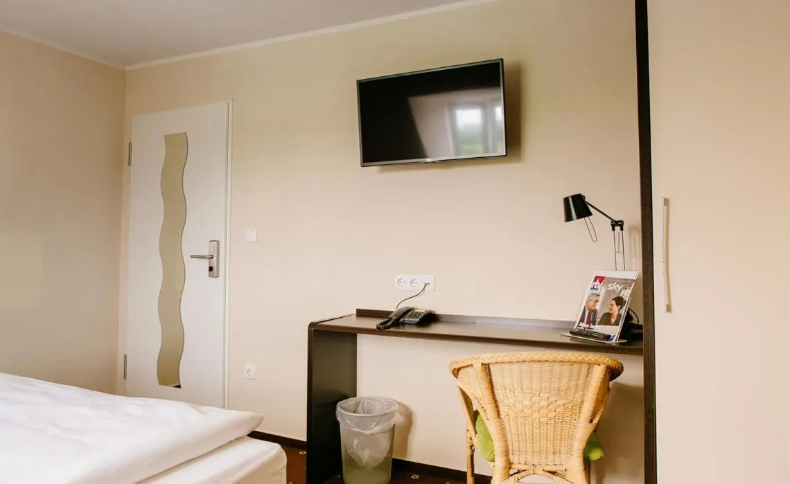 TV and multimedia, Bed in My Place