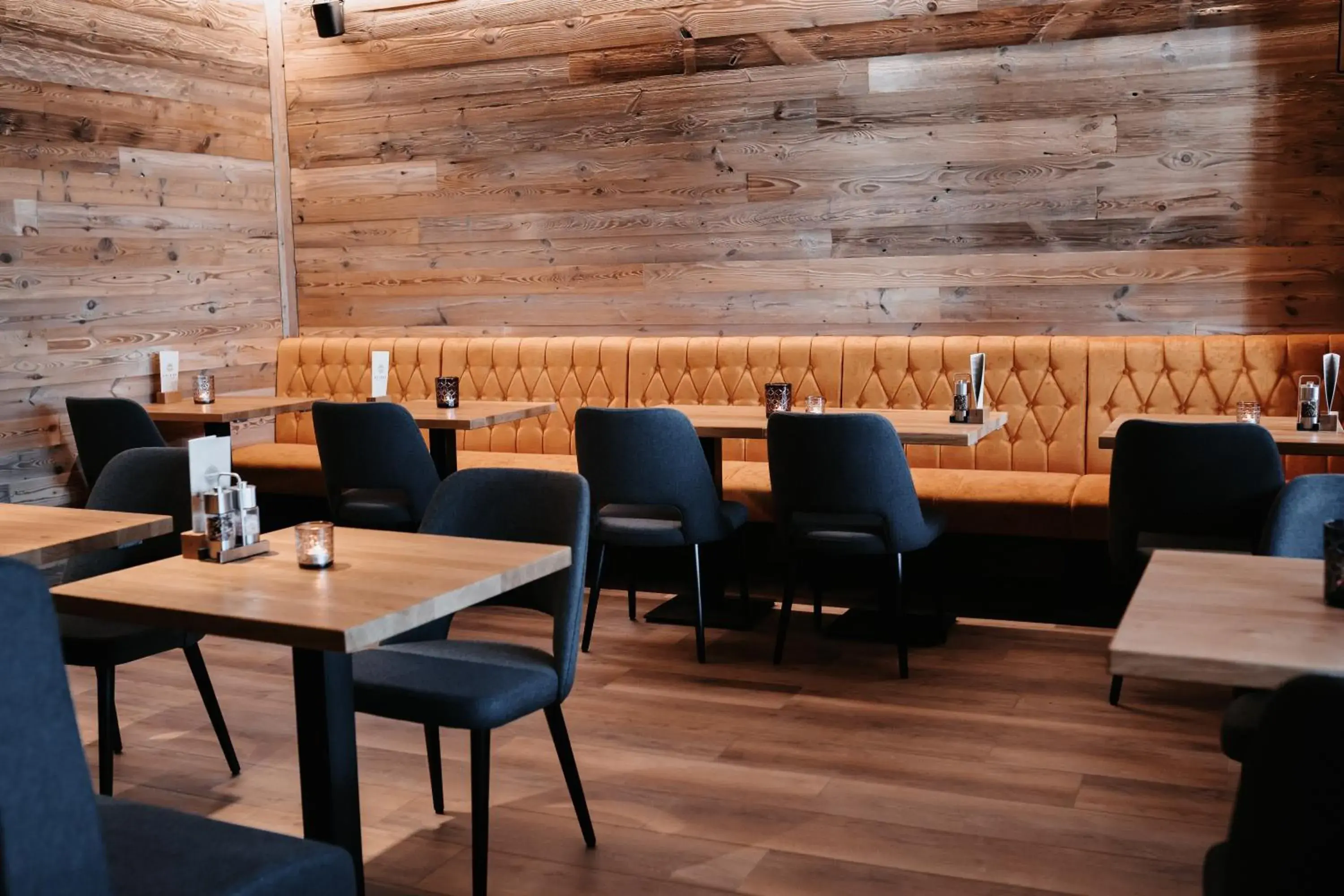 Restaurant/places to eat in My Place Restaurant/places to eat in My Place