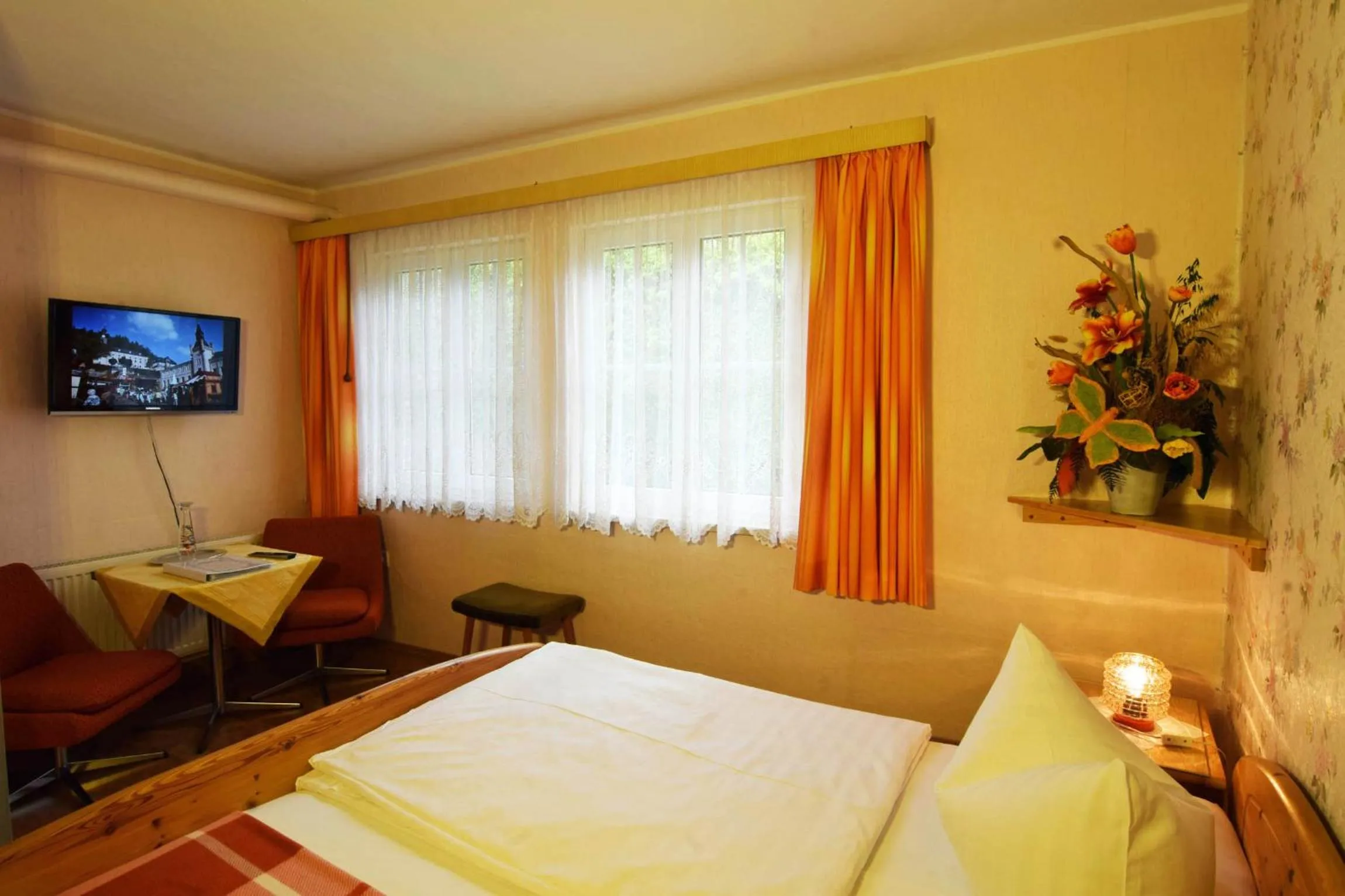 Day, Bed in Hotel & Gasthof Garküche