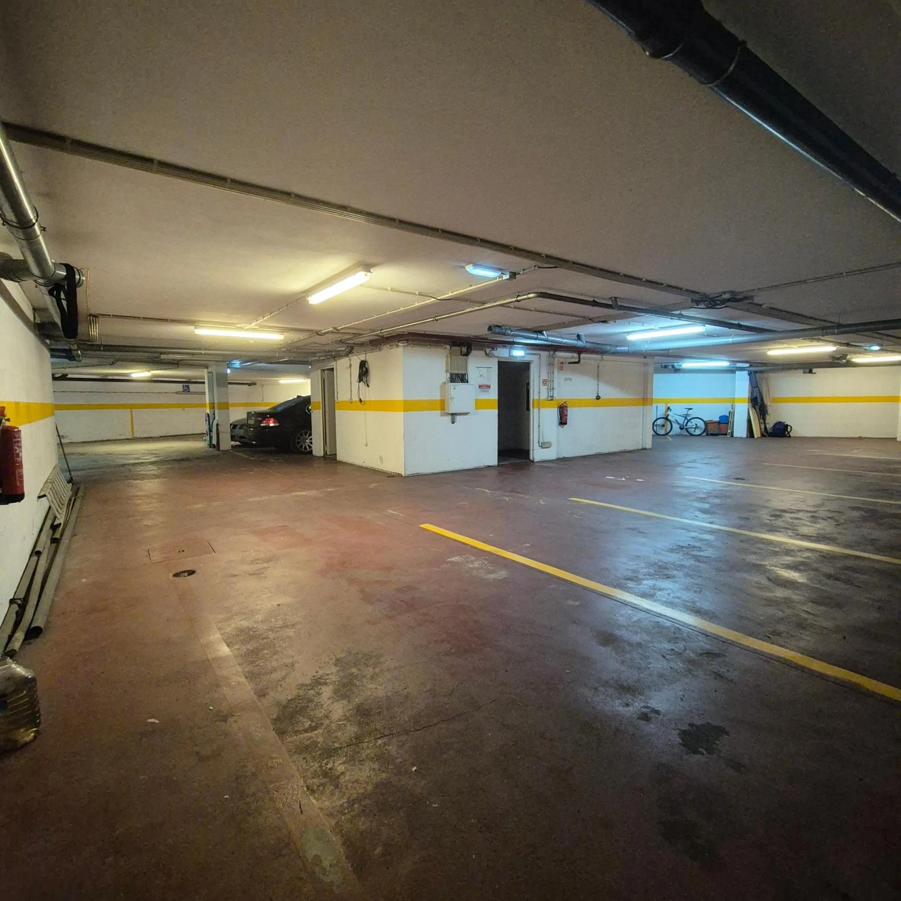 Parking in Apartamentos Turísticos Vila Praia