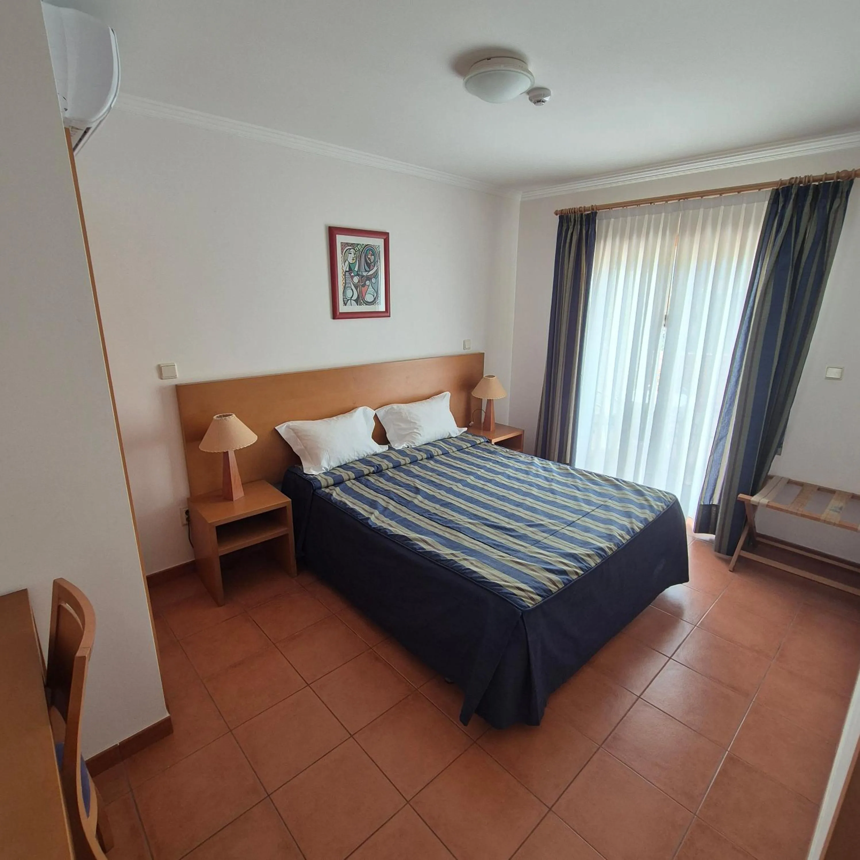 Bedroom, Bed in Apartamentos Turísticos Vila Praia