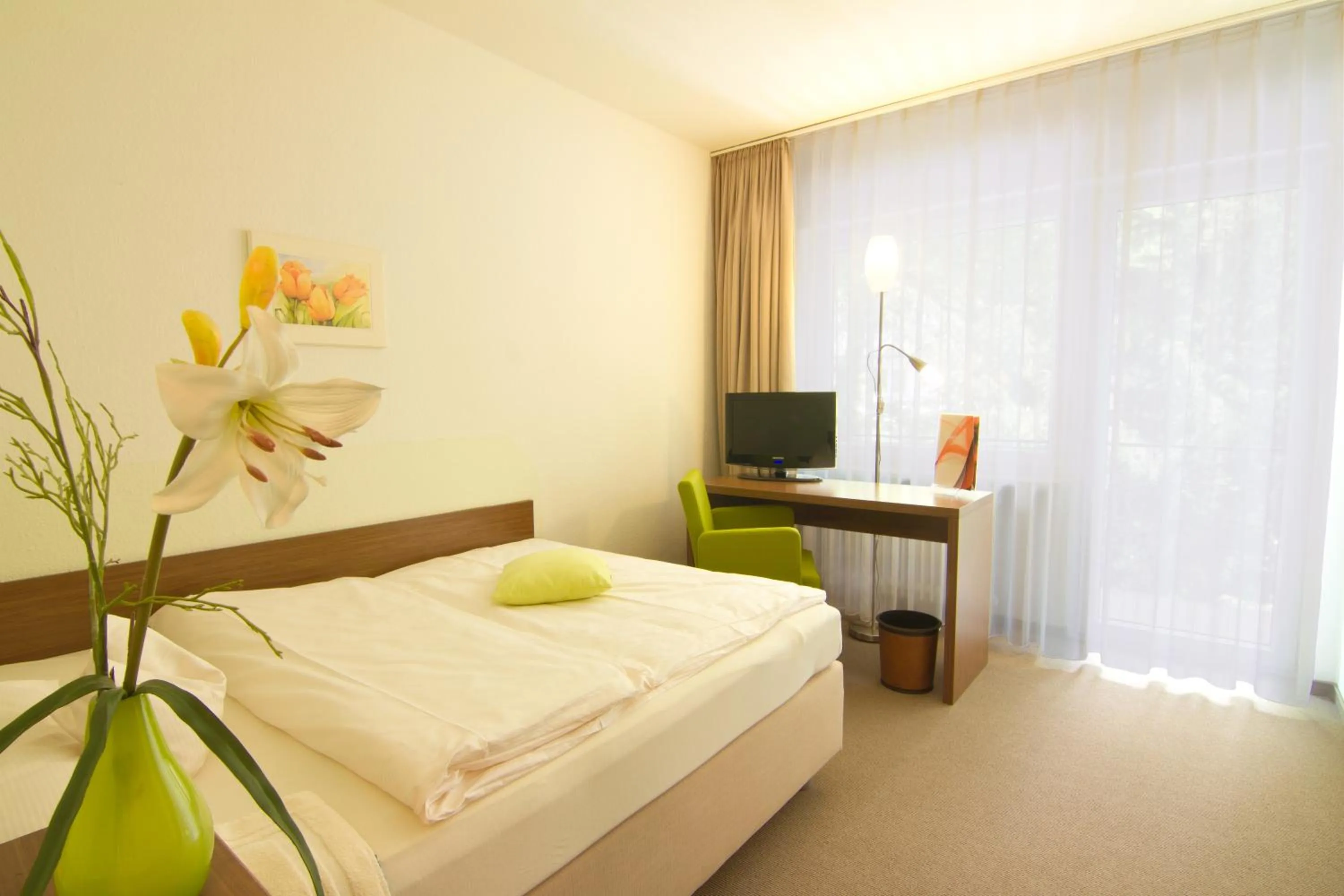 Photo of the whole room, Bed in Balance Revital-Hotel