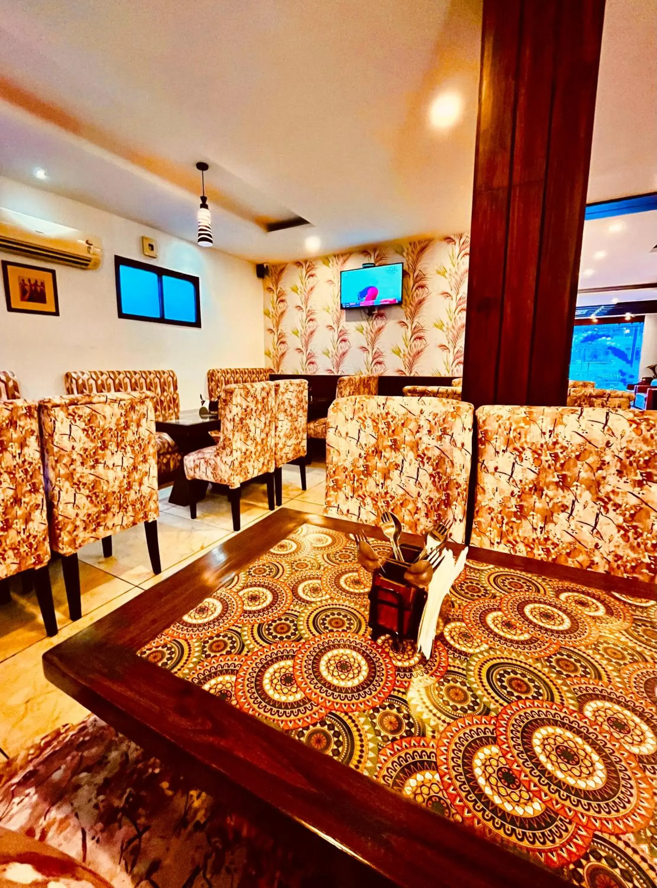 Lobby or reception in Hotel The Onix Lobby or reception in Hotel The Onix