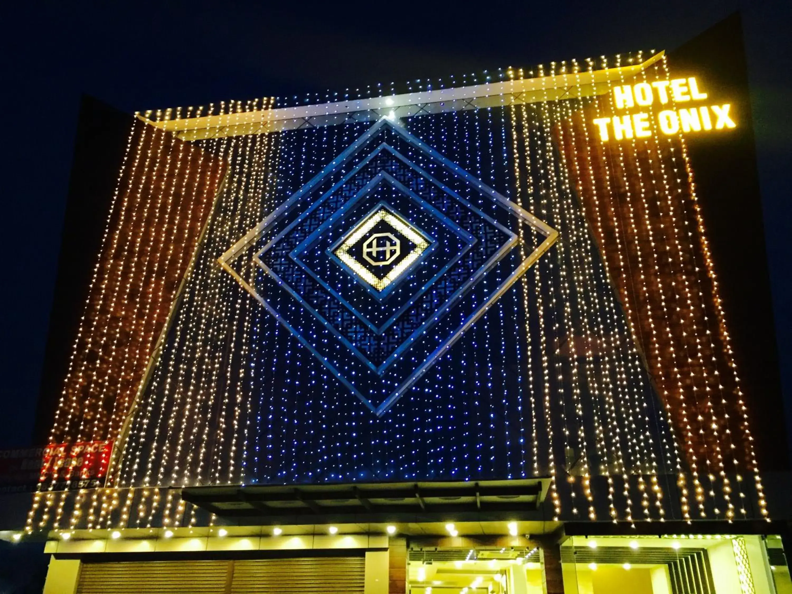 Facade/entrance in Hotel The Onix Facade/entrance in Hotel The Onix