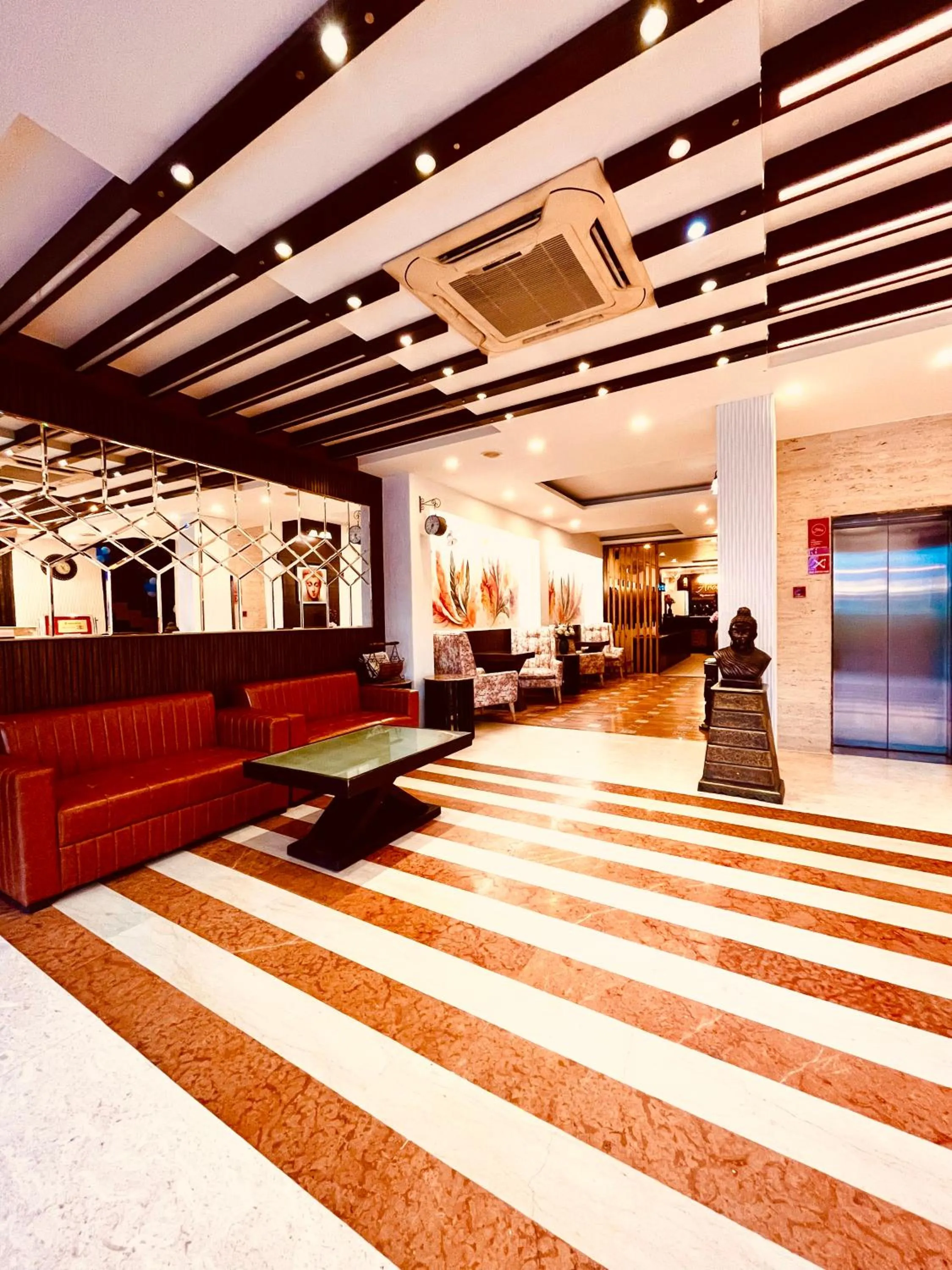 Lobby or reception in Hotel The Onix