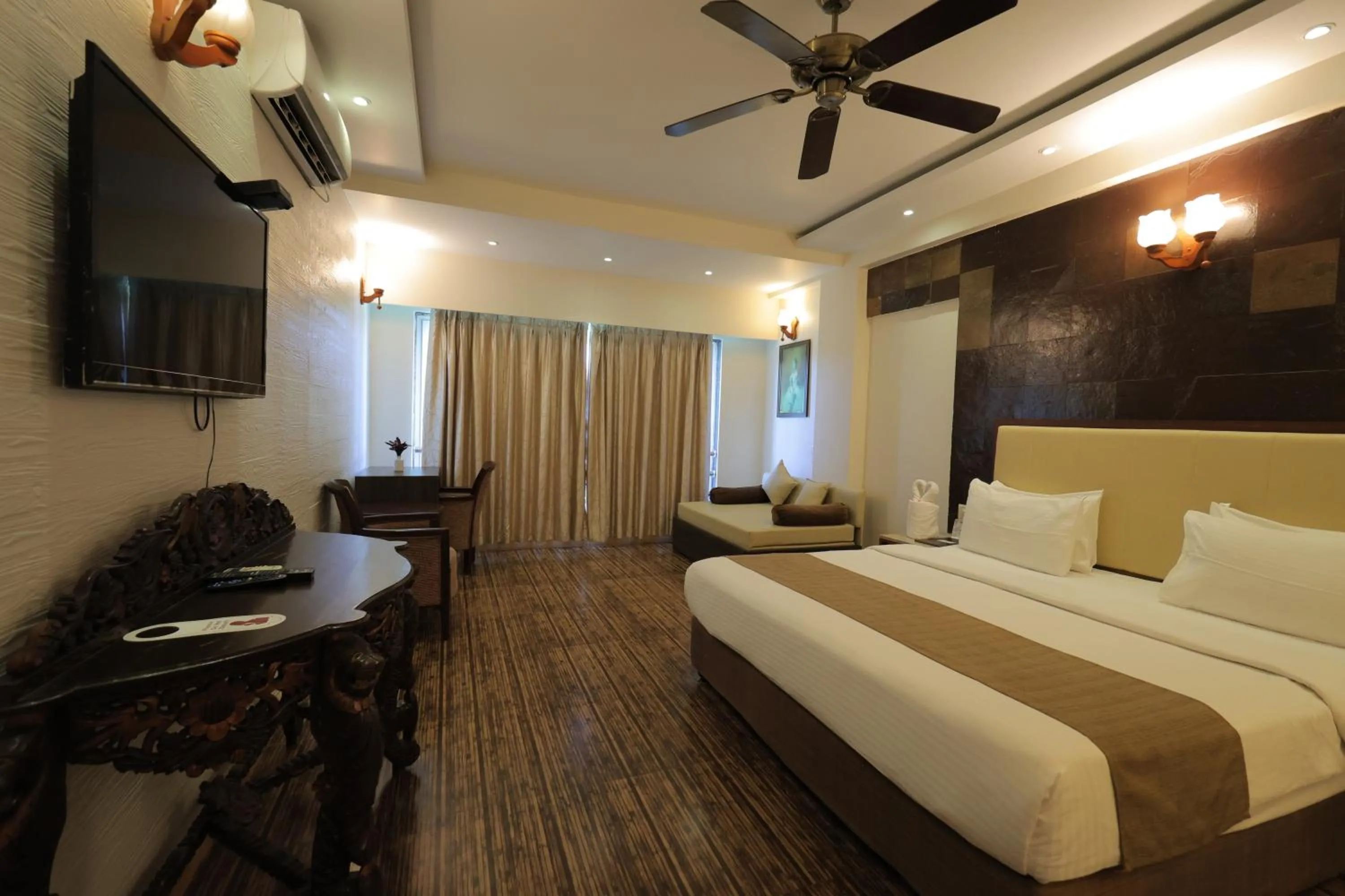 Bedroom, Bed in The Grand Legacy Resort & Spa - TGL - Pure Vegetarian Mahabaleshwar