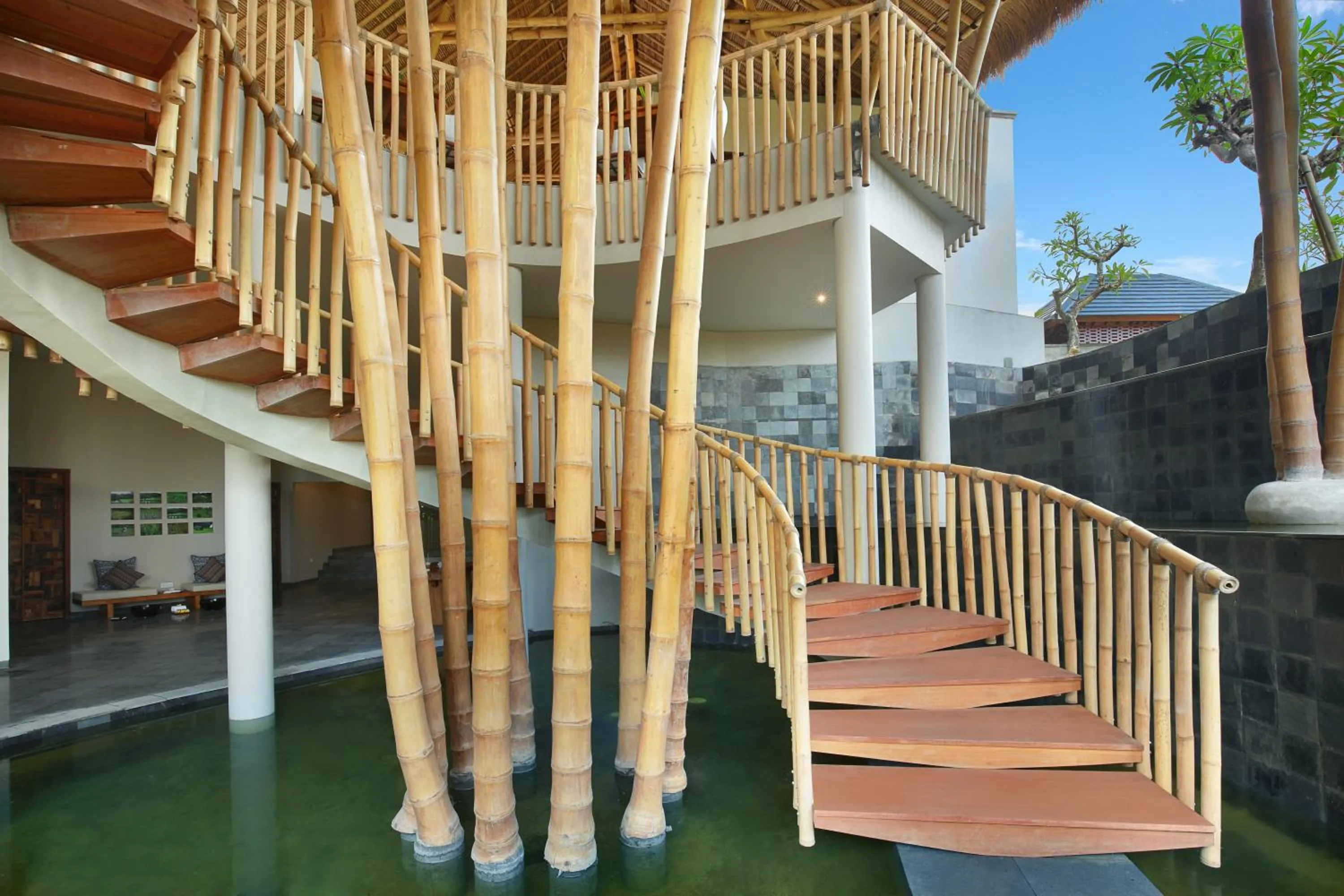 Restaurant/places to eat in Theanna Villa and Spa Canggu