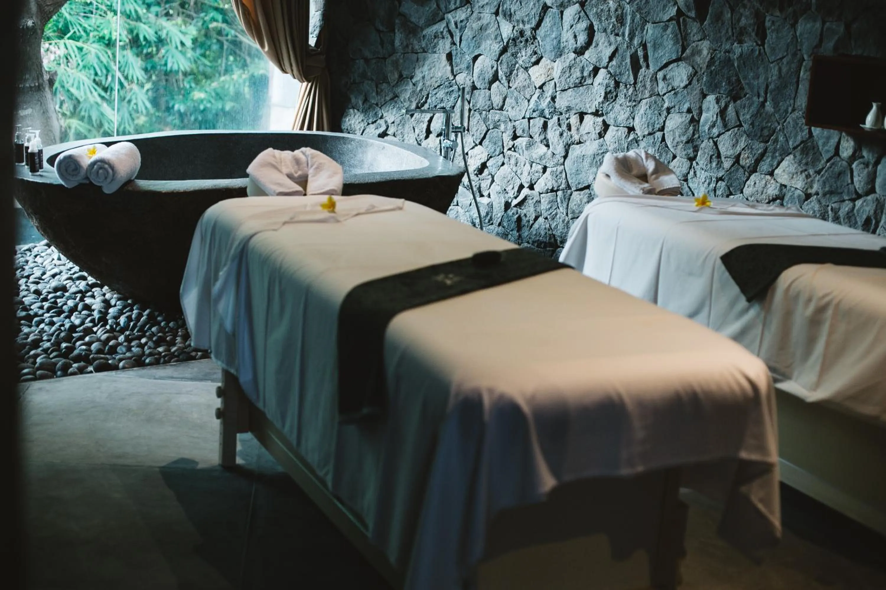 Massage, Bed in Theanna Villa and Spa Canggu