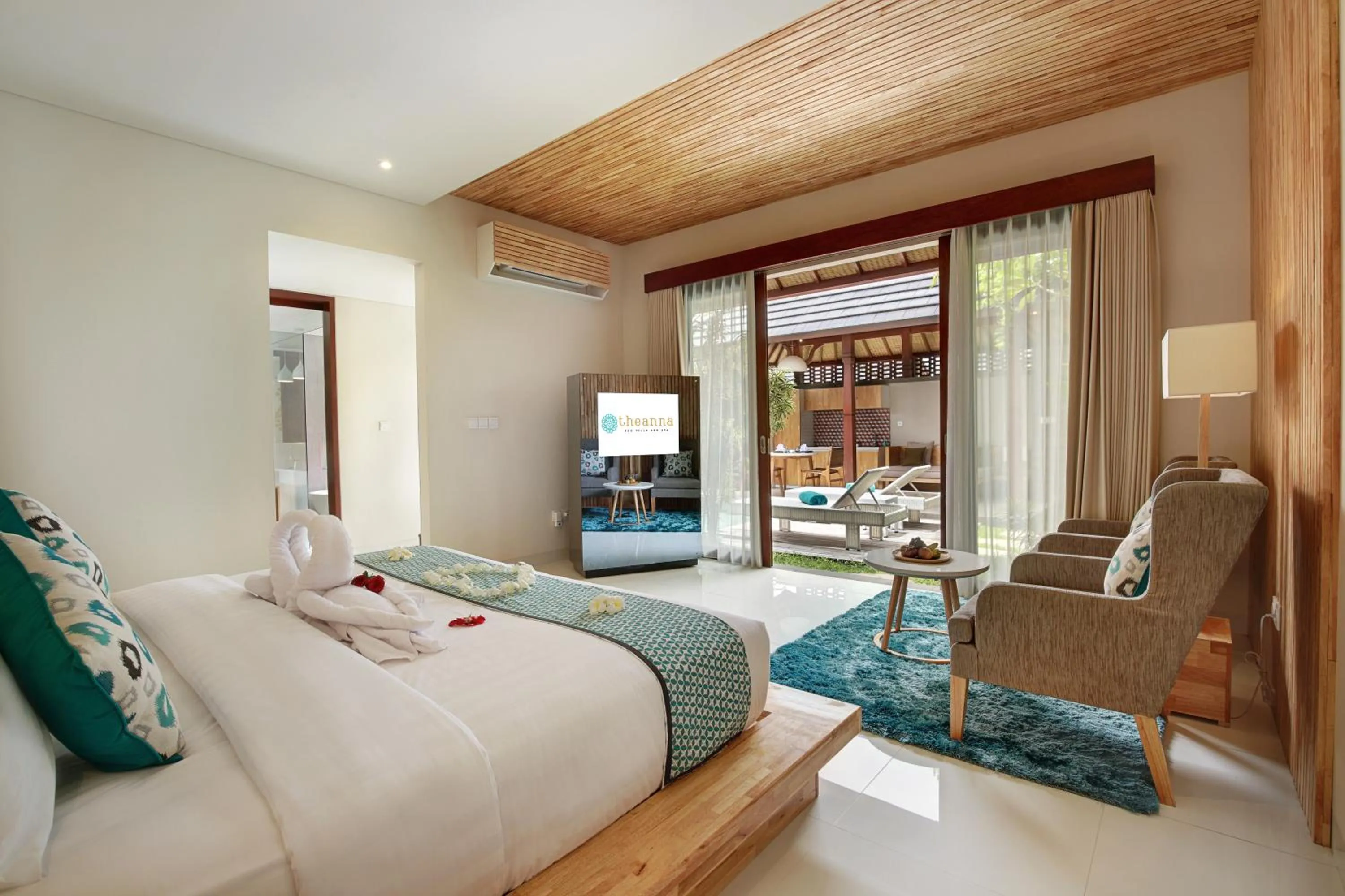TV and multimedia, Bed in Theanna Villa and Spa Canggu