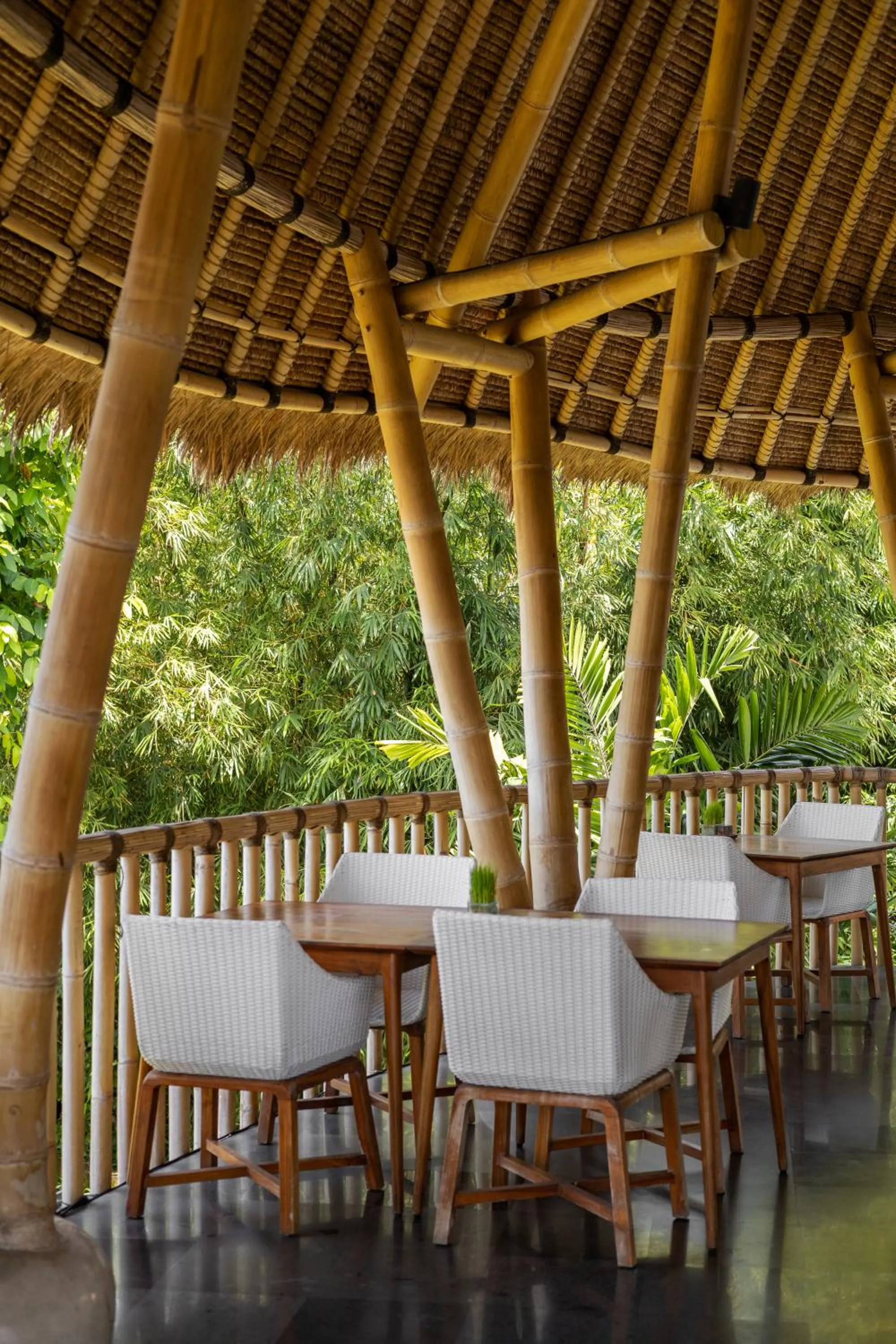 Restaurant/places to eat in Theanna Villa and Spa Canggu