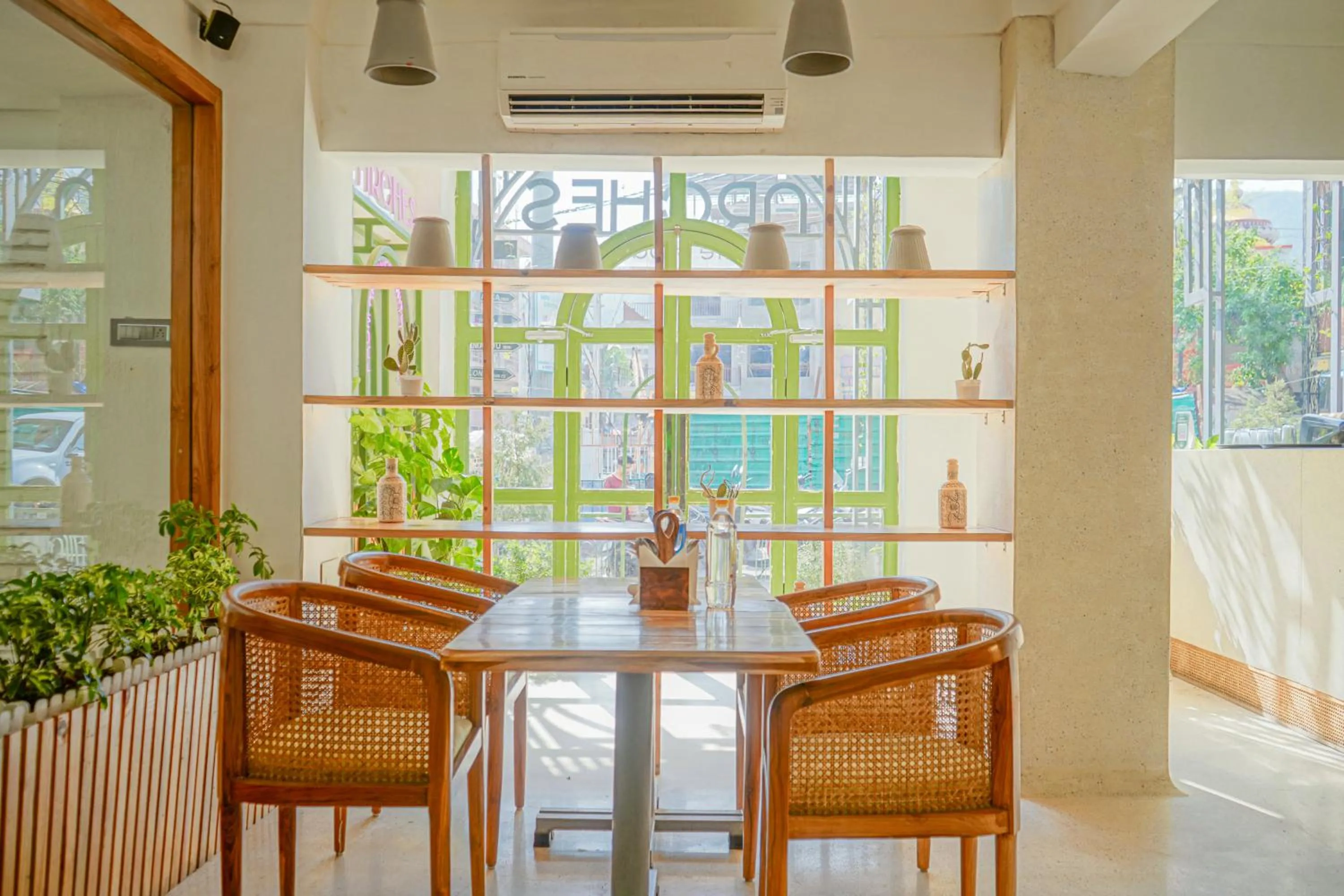 Restaurant/places to eat in Hotel Ishan - A Ganges Riverside Retreat by Salvus