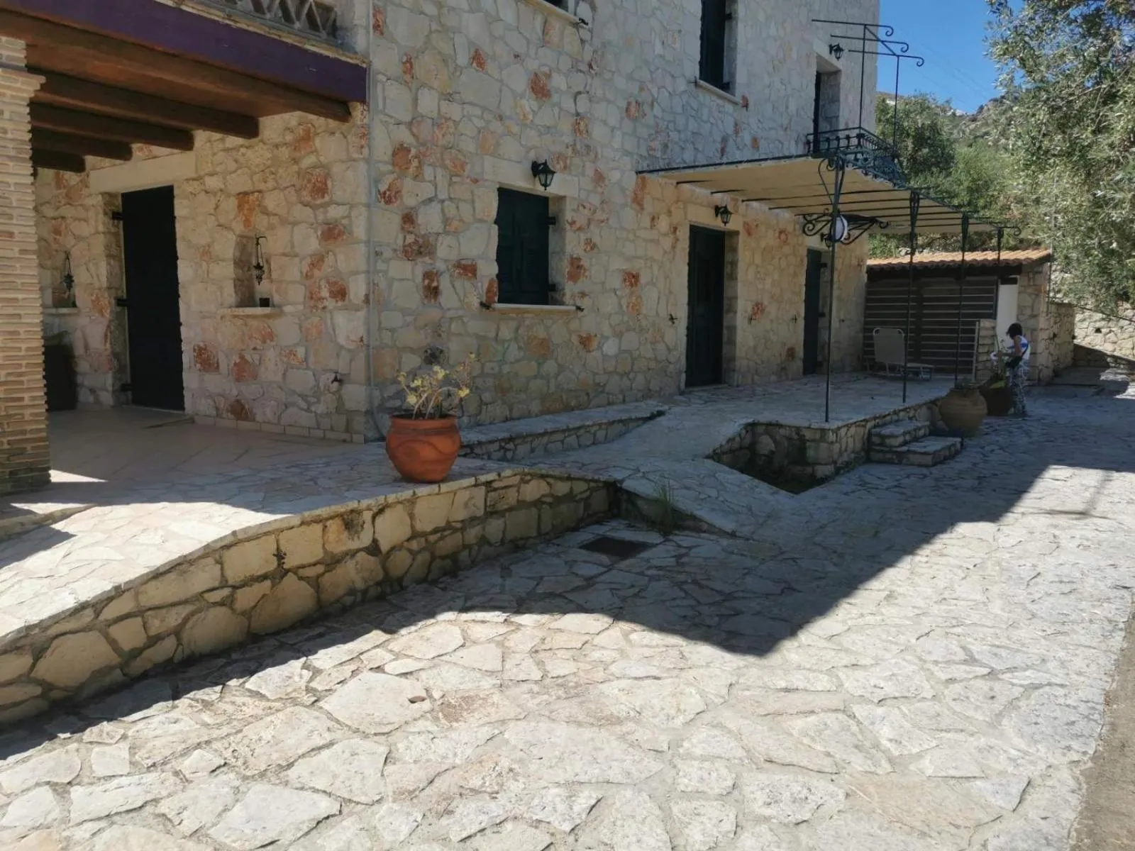 Property building in Diamond Suites