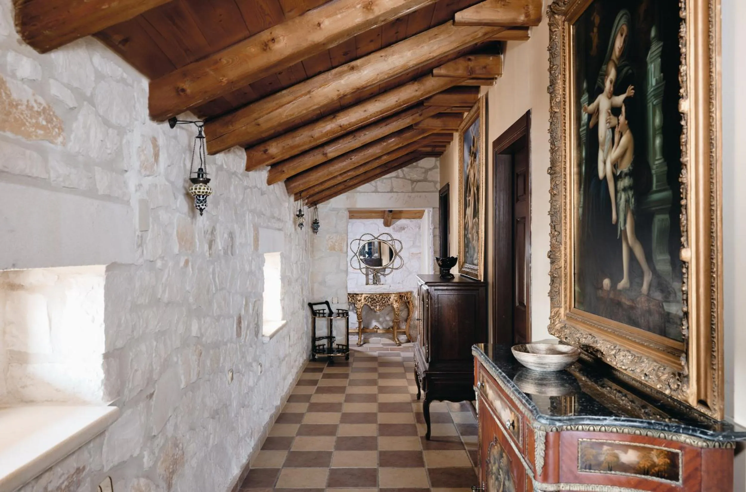 Property building in Diamond Suites