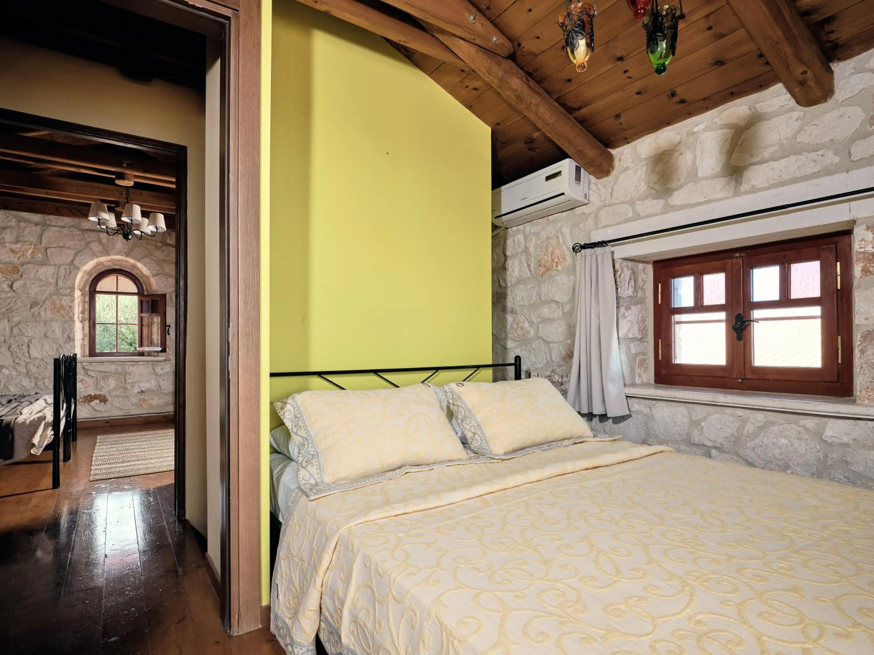 Bedroom, Bed in Diamond Suites