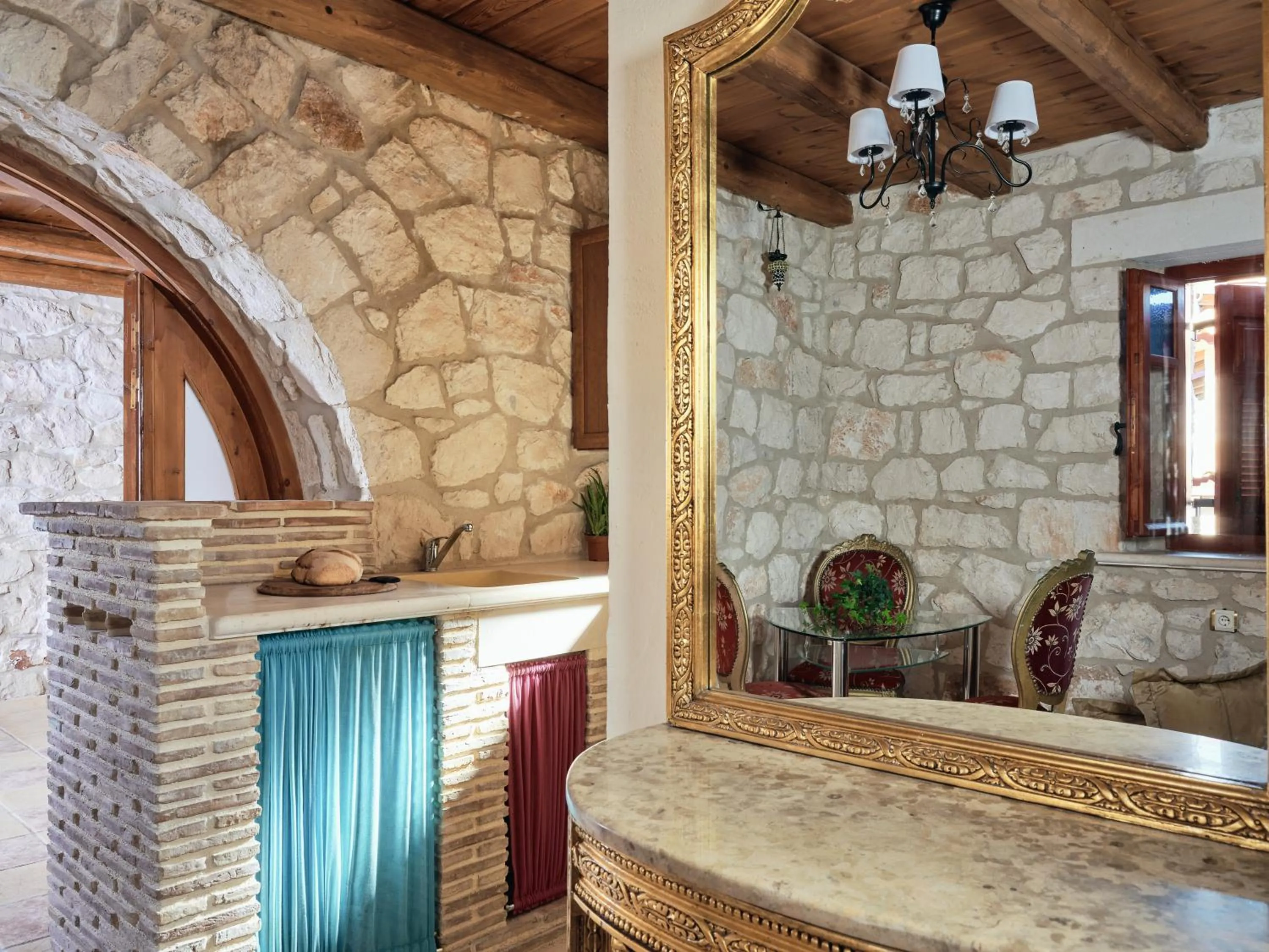 Decorative detail in Diamond Suites