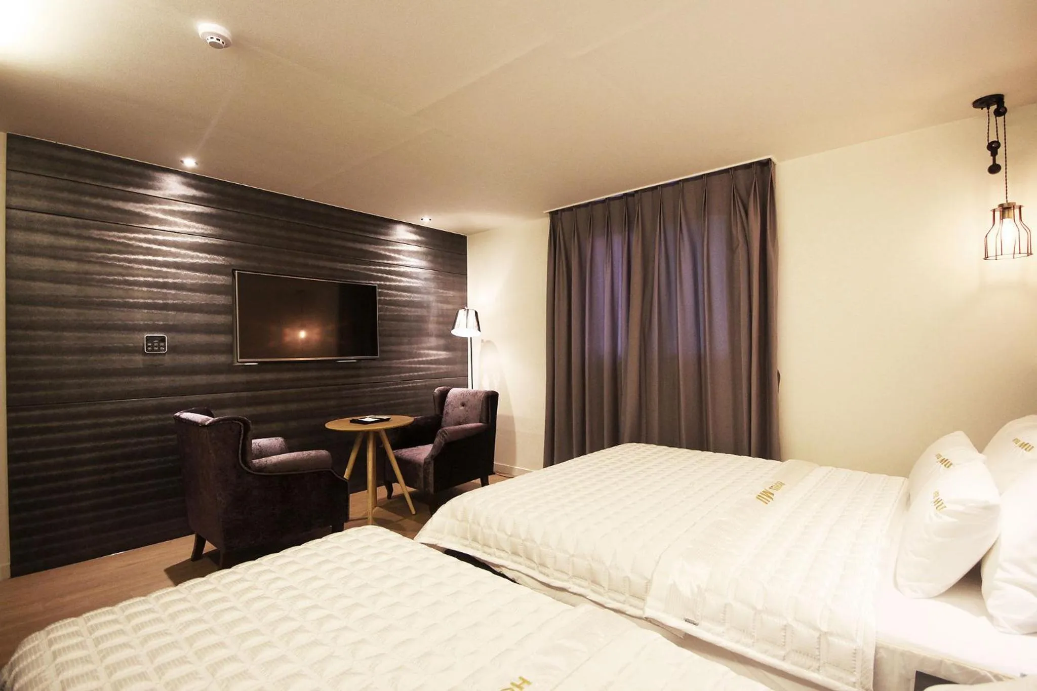 Bedroom, Bed in MU Hotel