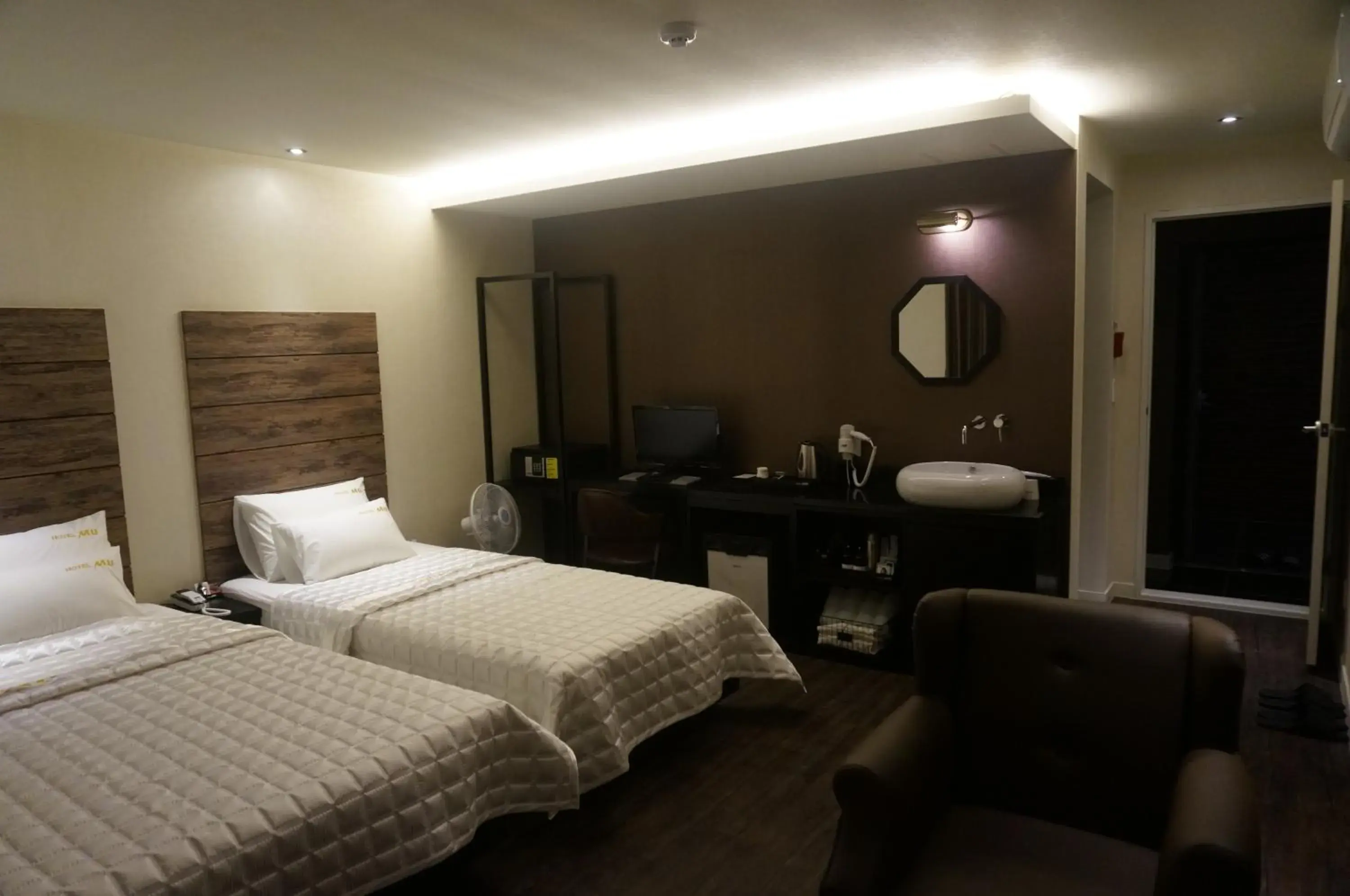 Bedroom, Bed in MU Hotel Bedroom, Bed in MU Hotel