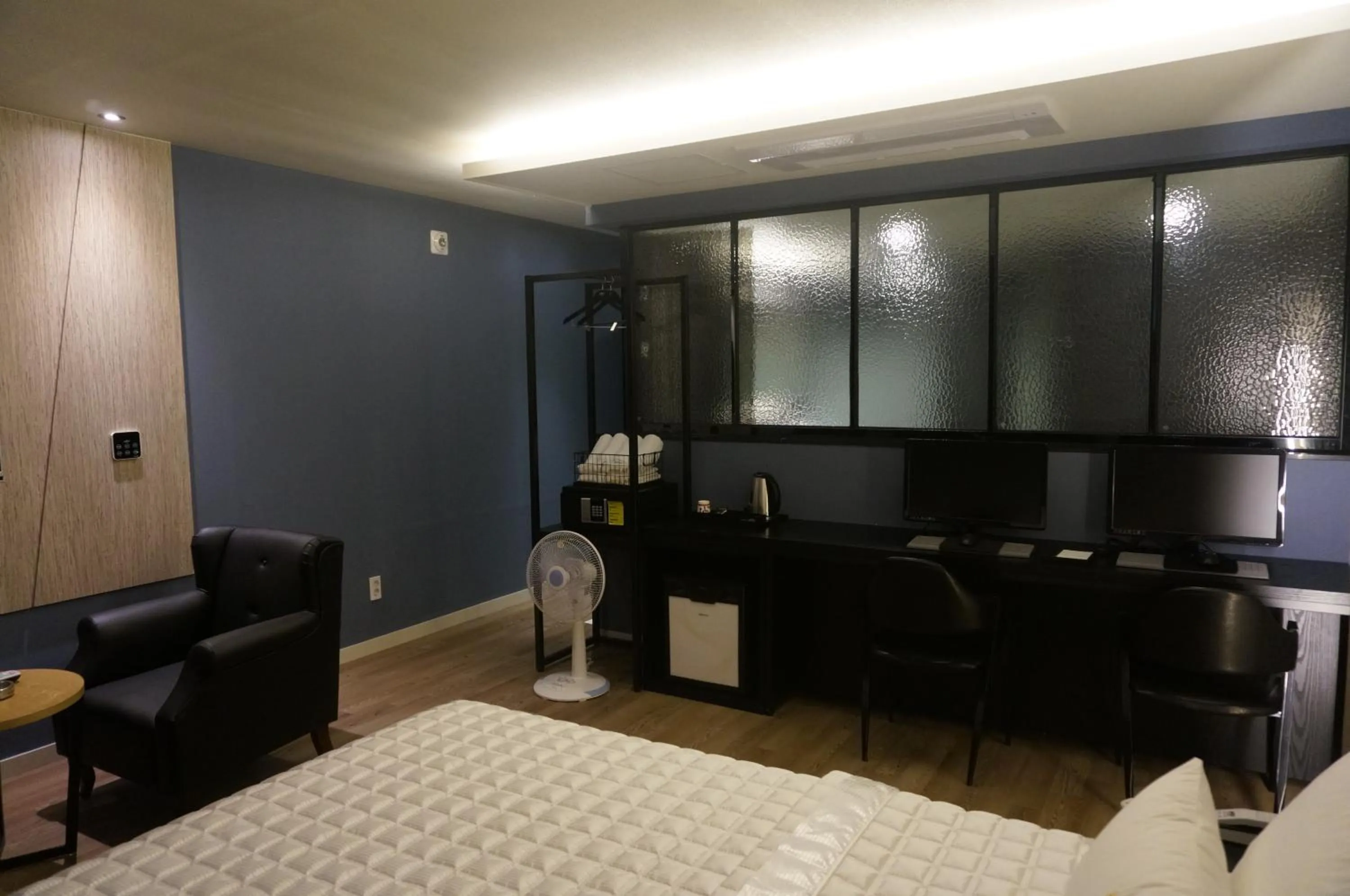 Bedroom, Bed in MU Hotel