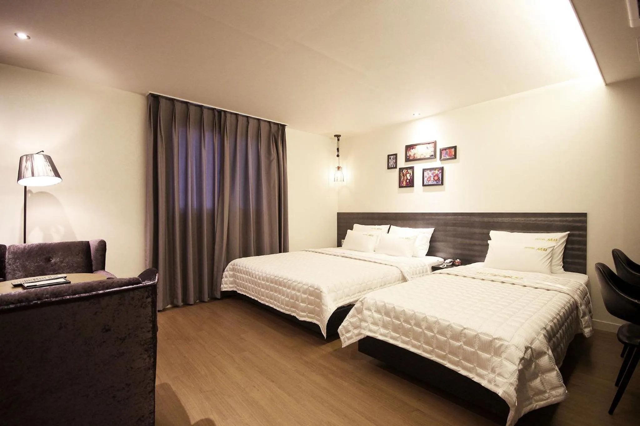 Bedroom, Bed in MU Hotel