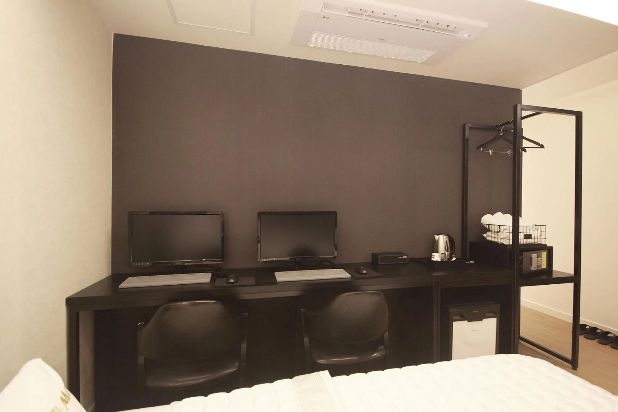 Bedroom, Bed in MU Hotel