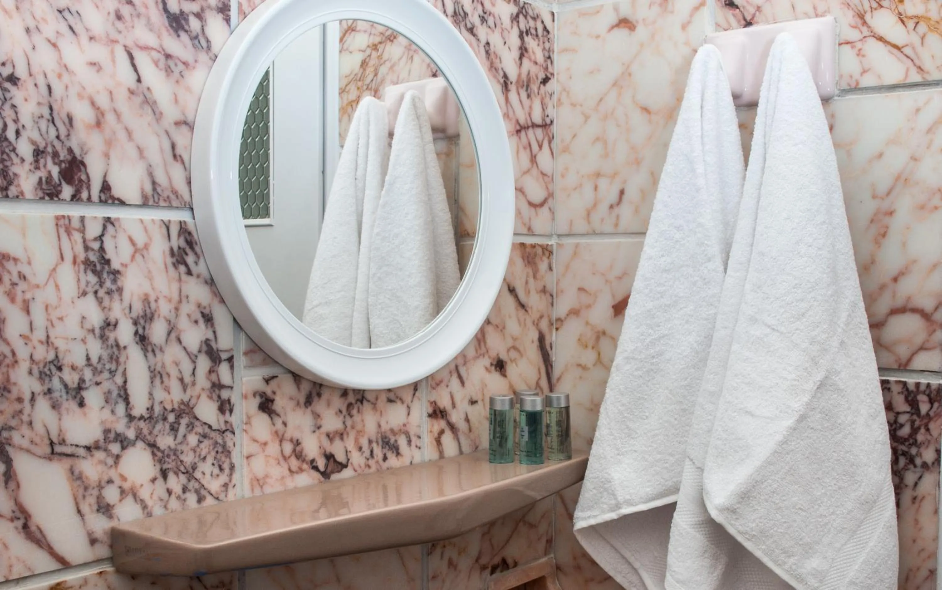 Bathroom in Join Us Low Cost Rooms