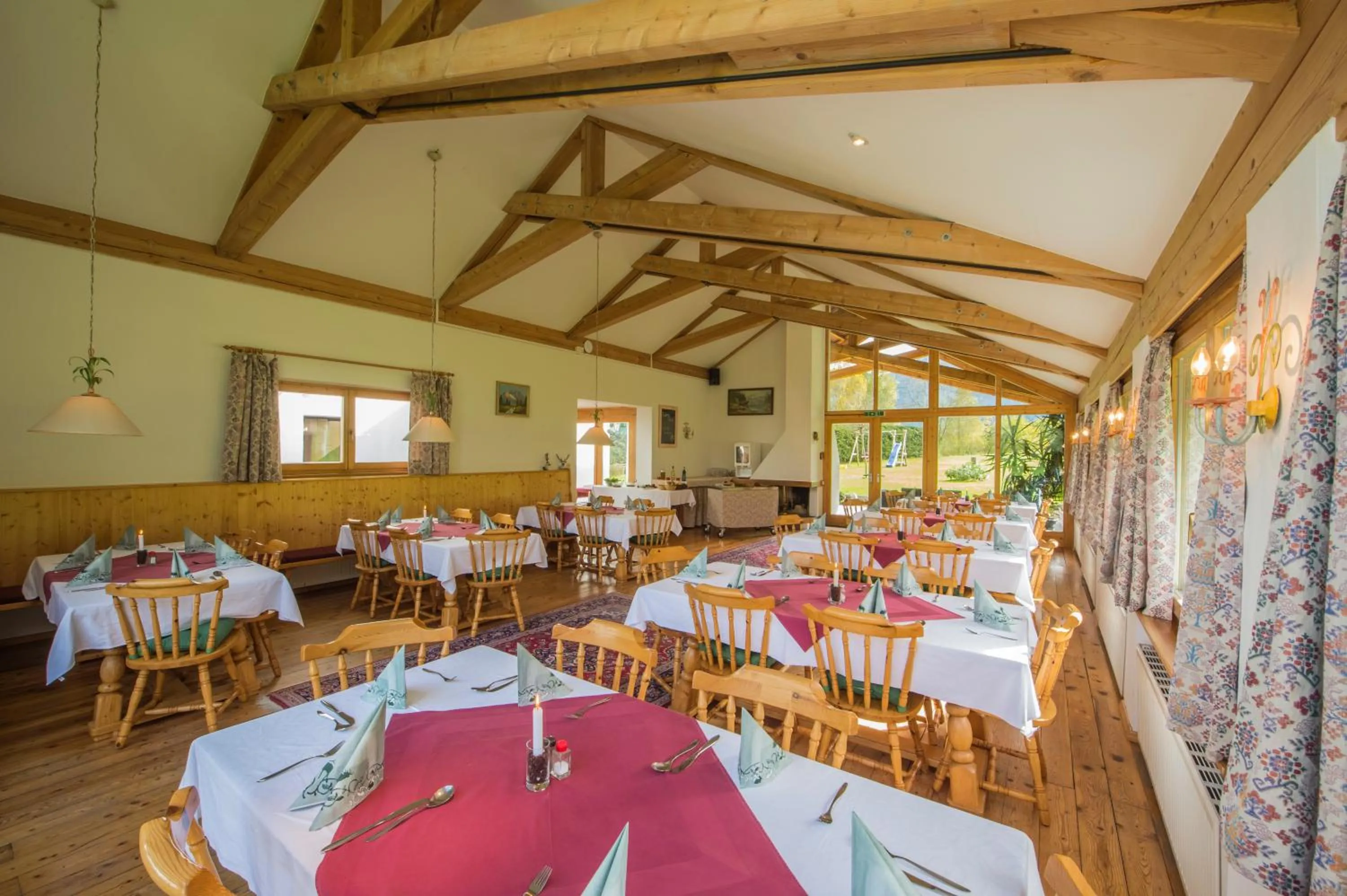 Restaurant/places to eat in Pension Thainerhof