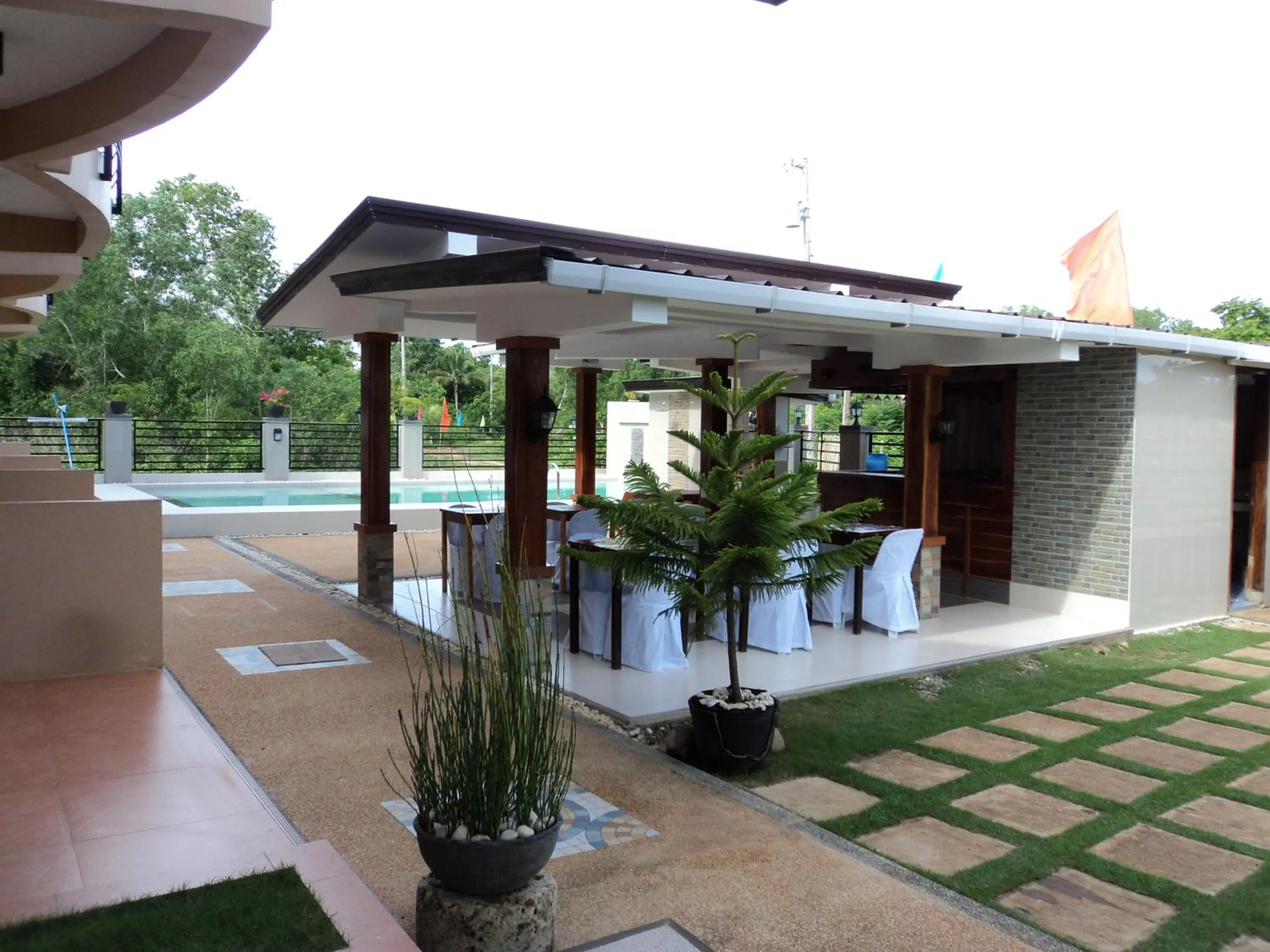 Property building in Greenfields Tourist Inn