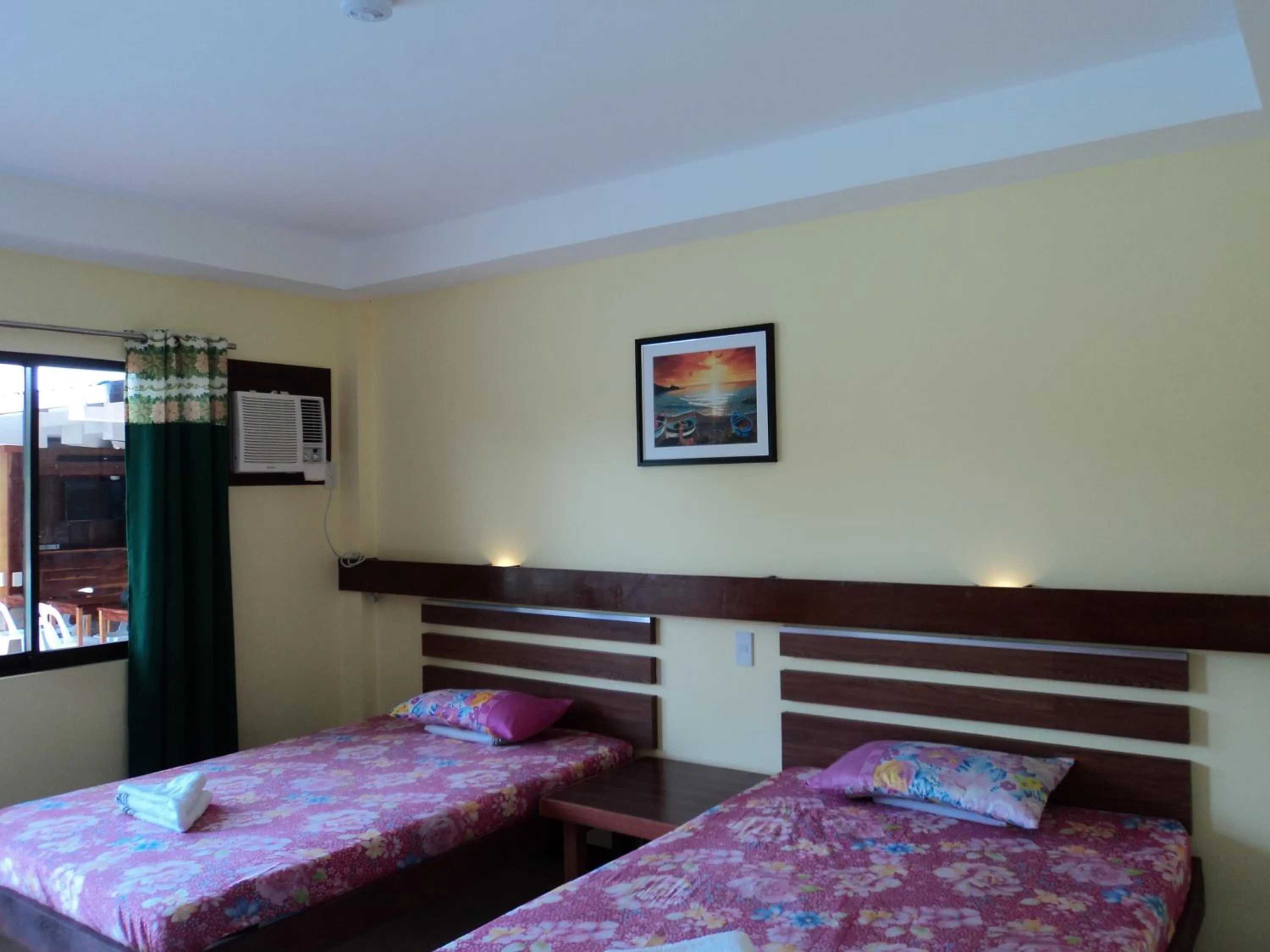 Bed in Greenfields Tourist Inn