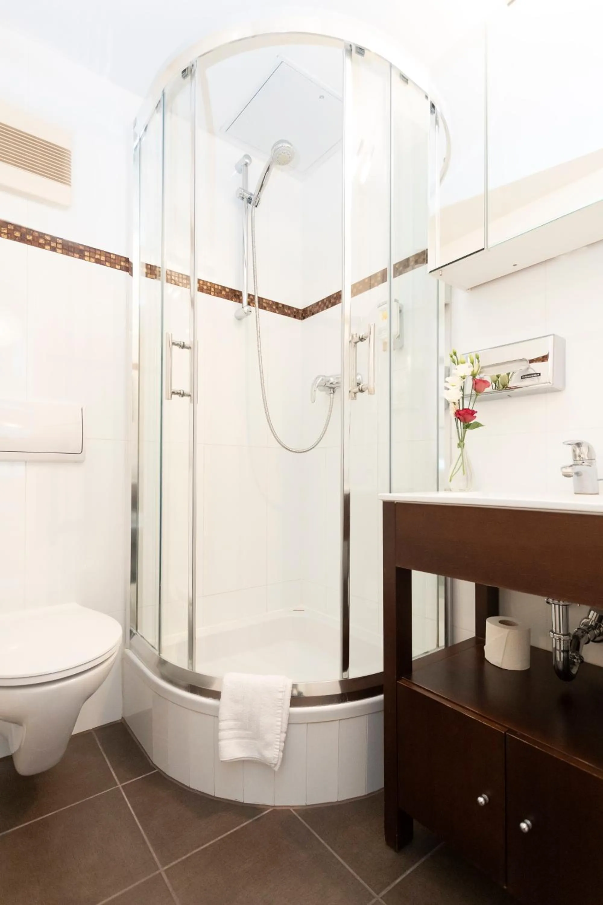 Shower in Palais am Kleistpark