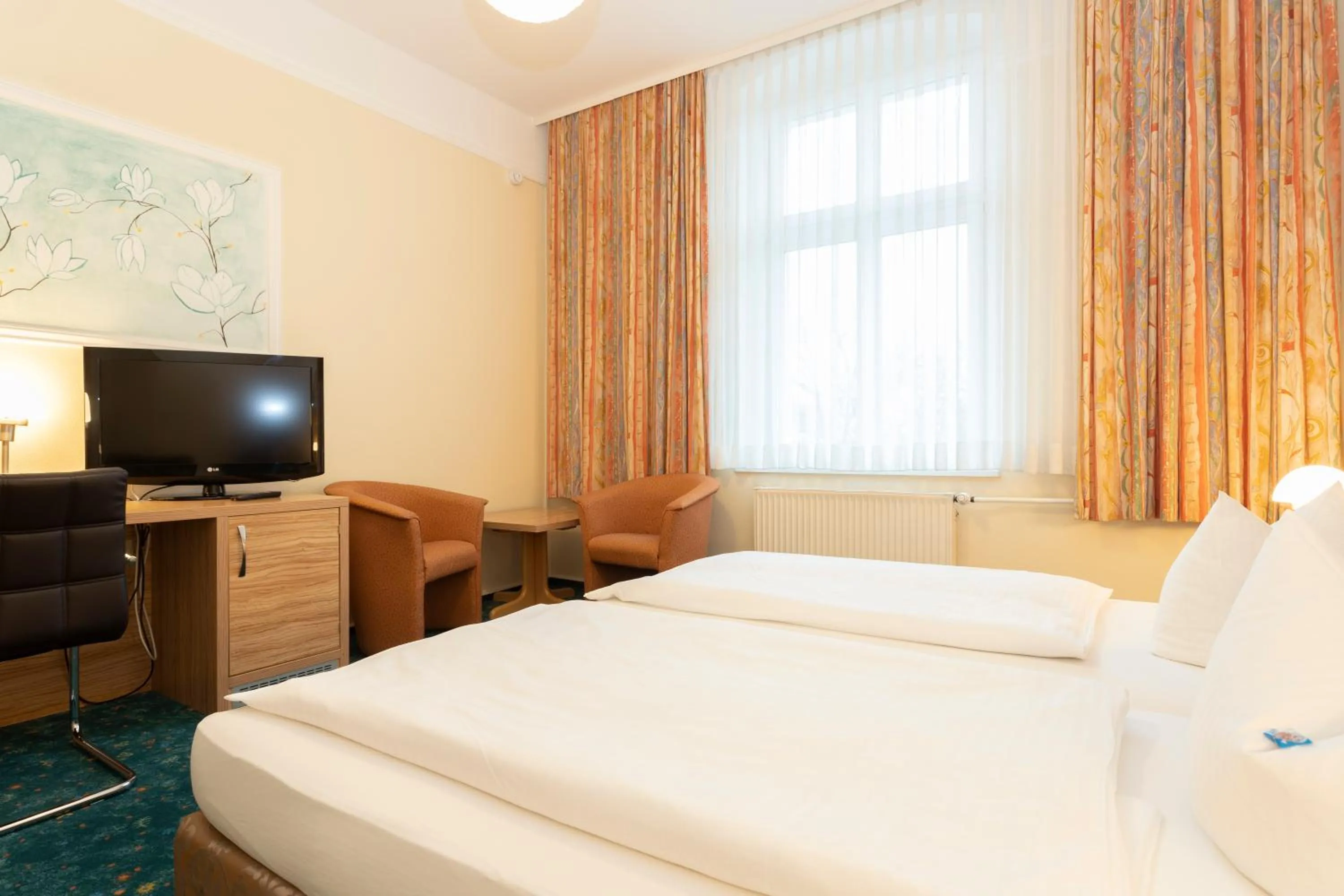 Photo of the whole room, Bed in Palais am Kleistpark