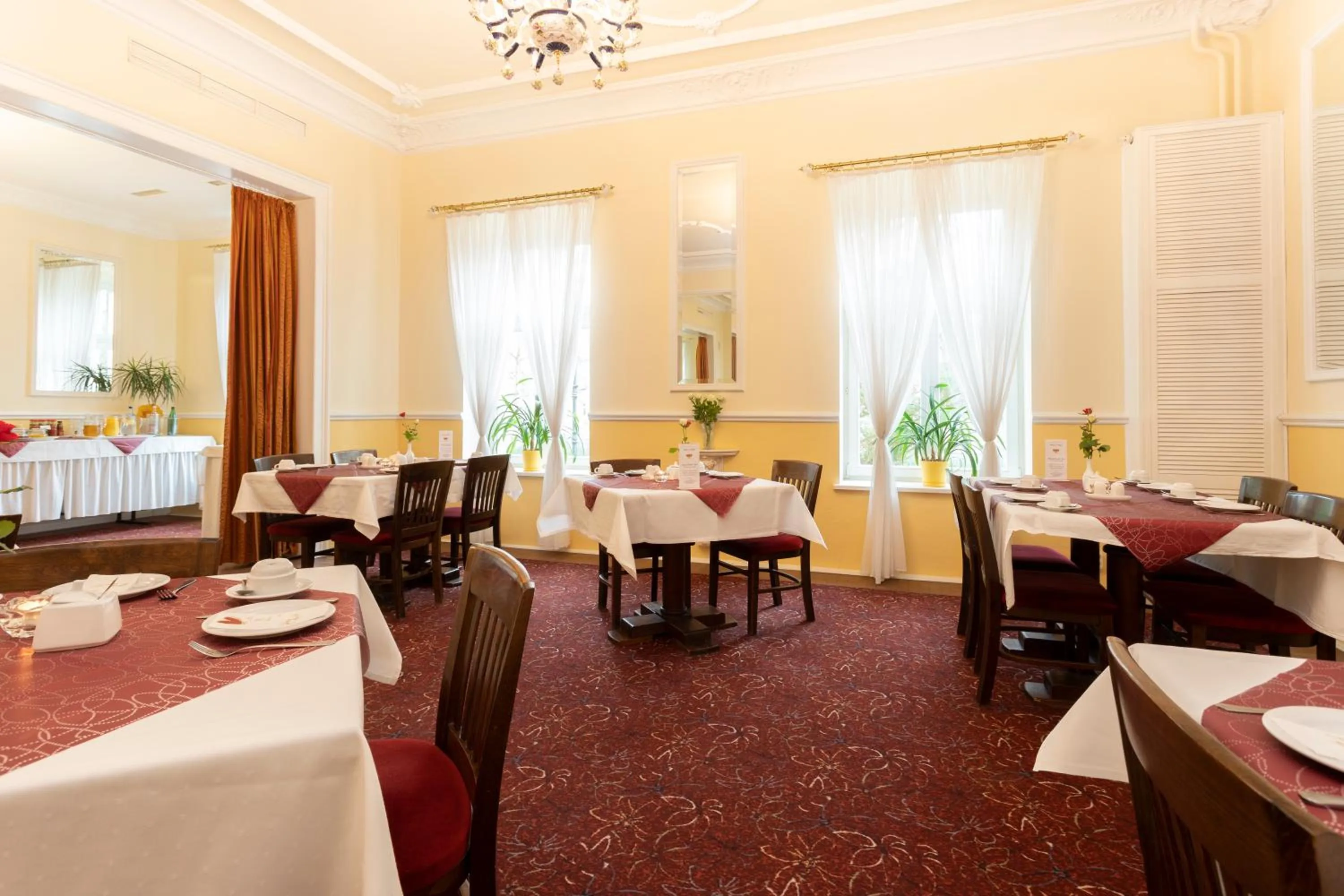 Breakfast in Palais am Kleistpark