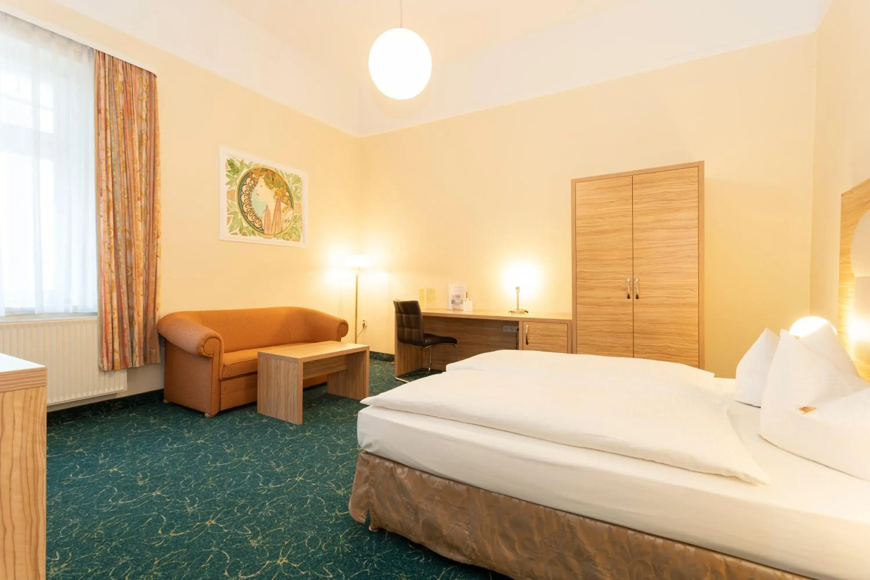 Photo of the whole room, Bed in Palais am Kleistpark Photo of the whole room, Bed in Palais am Kleistpark