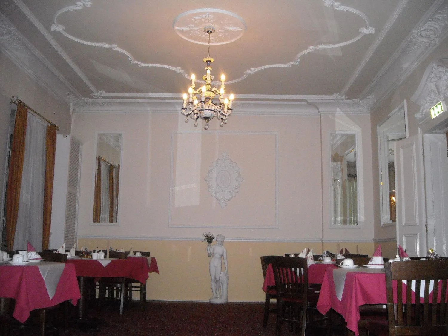 Restaurant/places to eat in Palais am Kleistpark