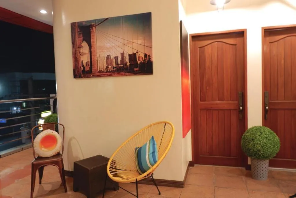 The Stopover Hostel - Mactan