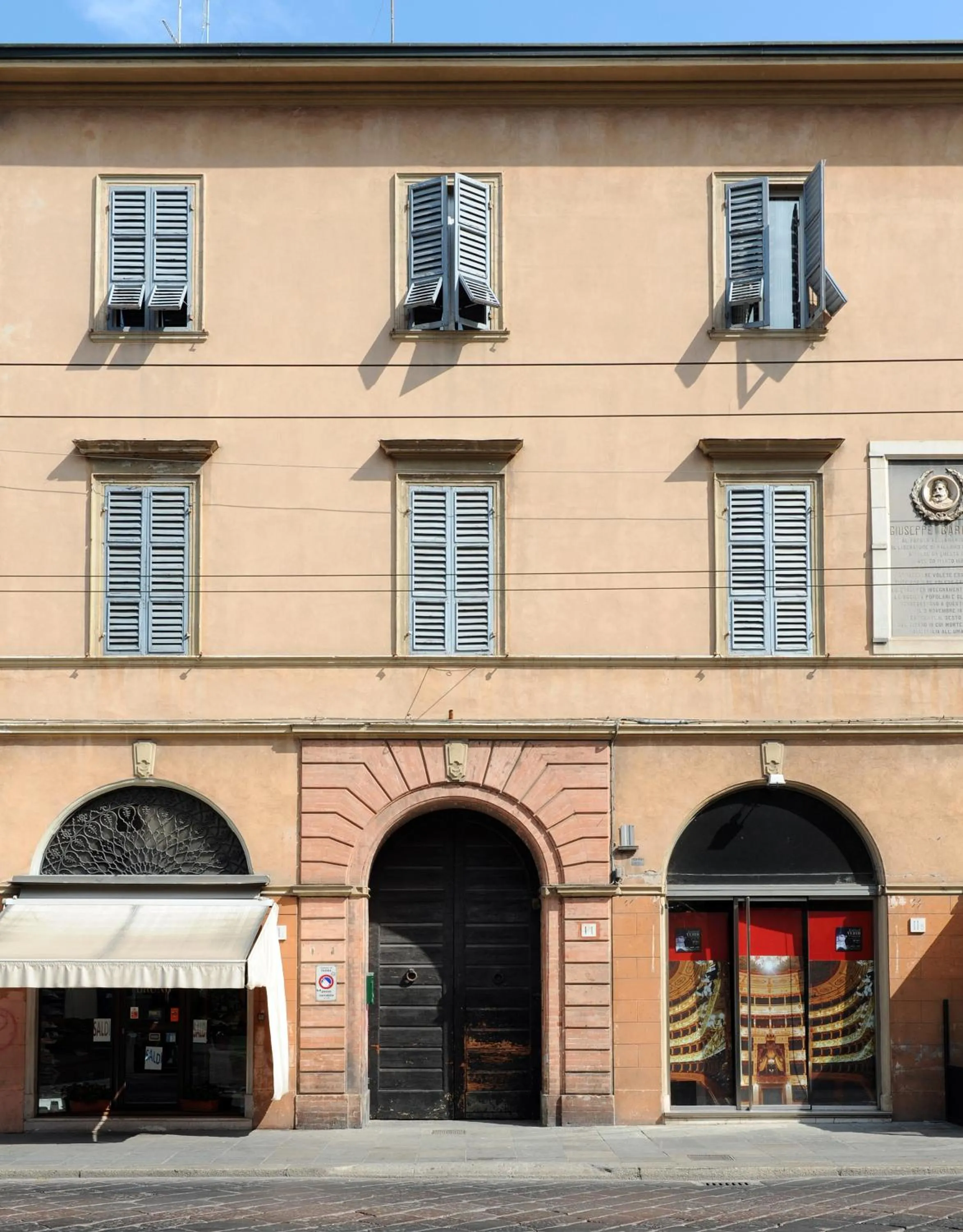 Property building in B&B Opera