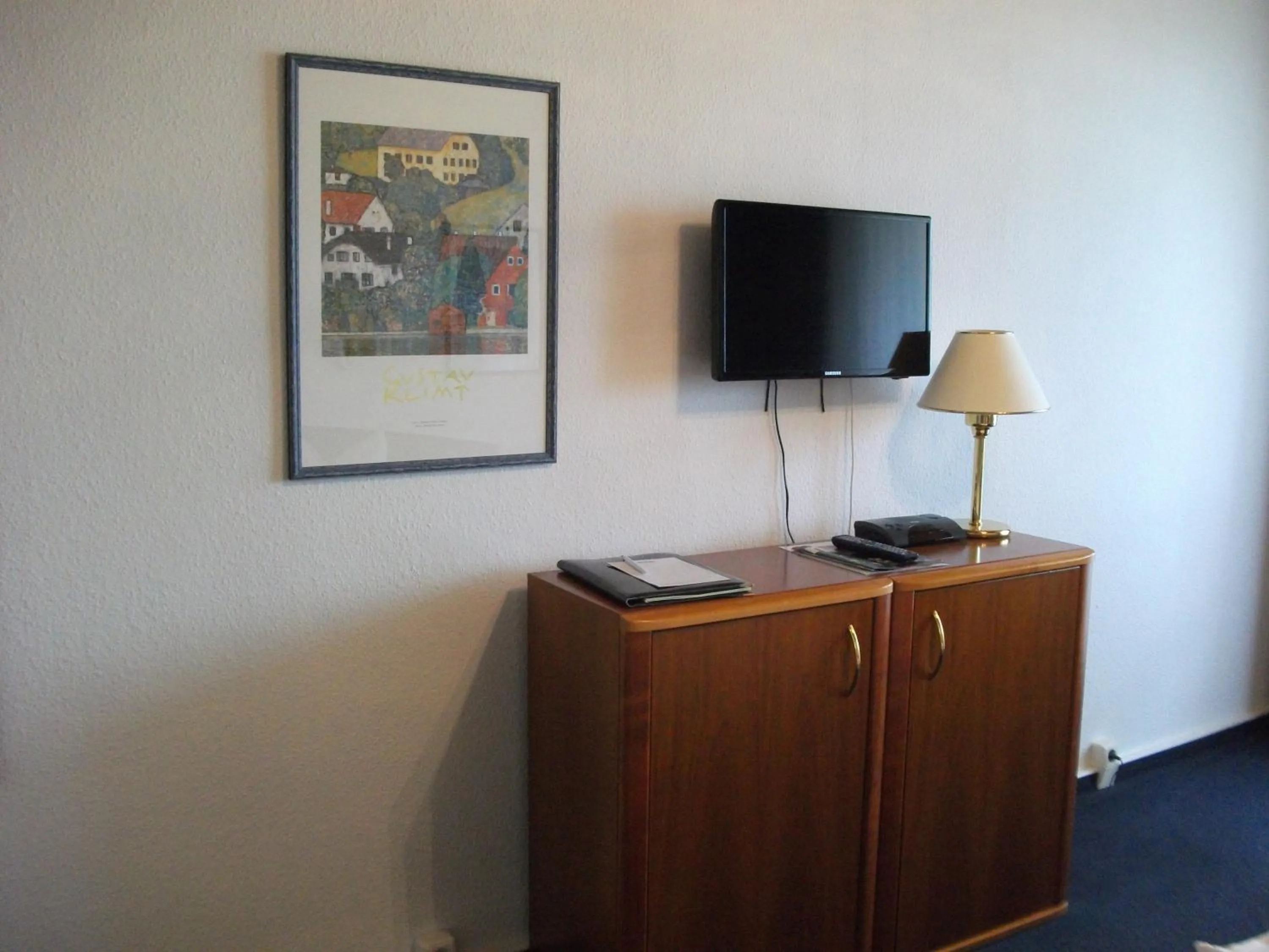 TV and multimedia in Hotel Am Wald -GARNI-