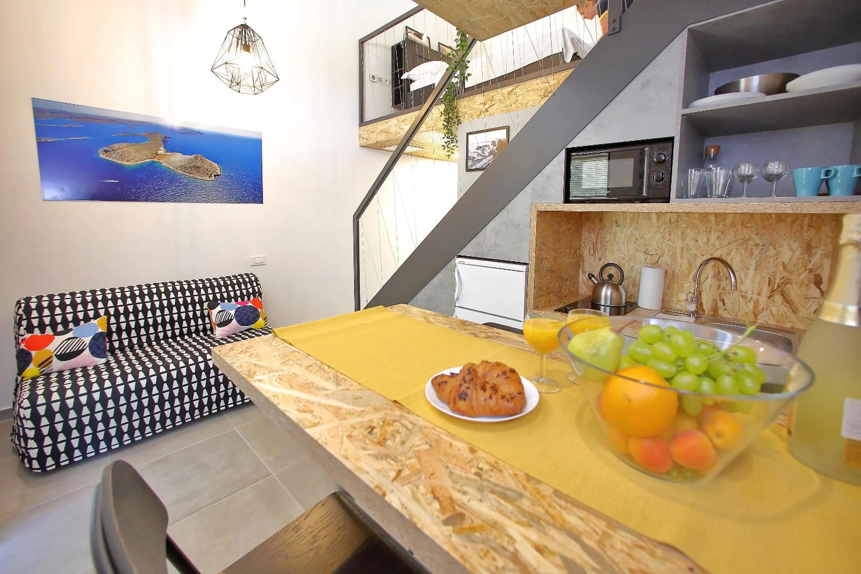 Kitchen or kitchenette in Guverna New City Accommodation