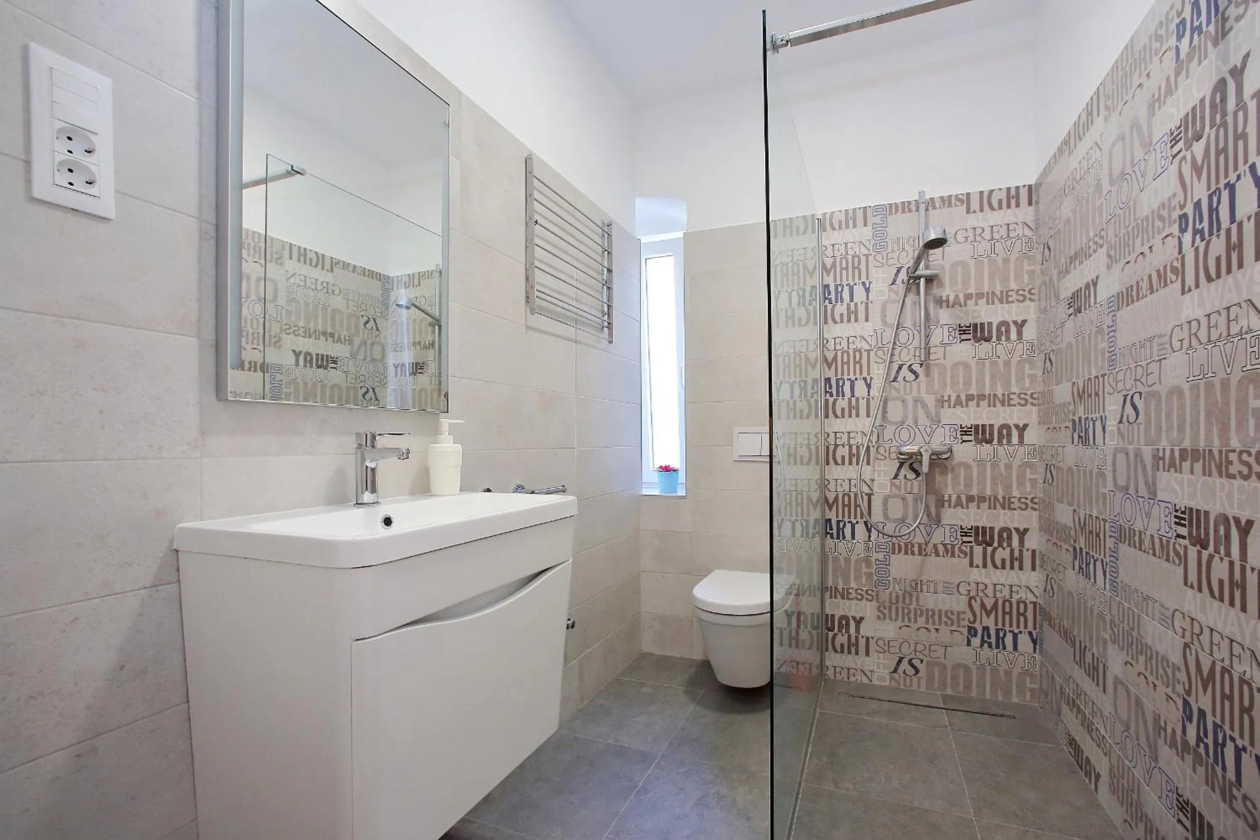 Shower in Guverna New City Accommodation