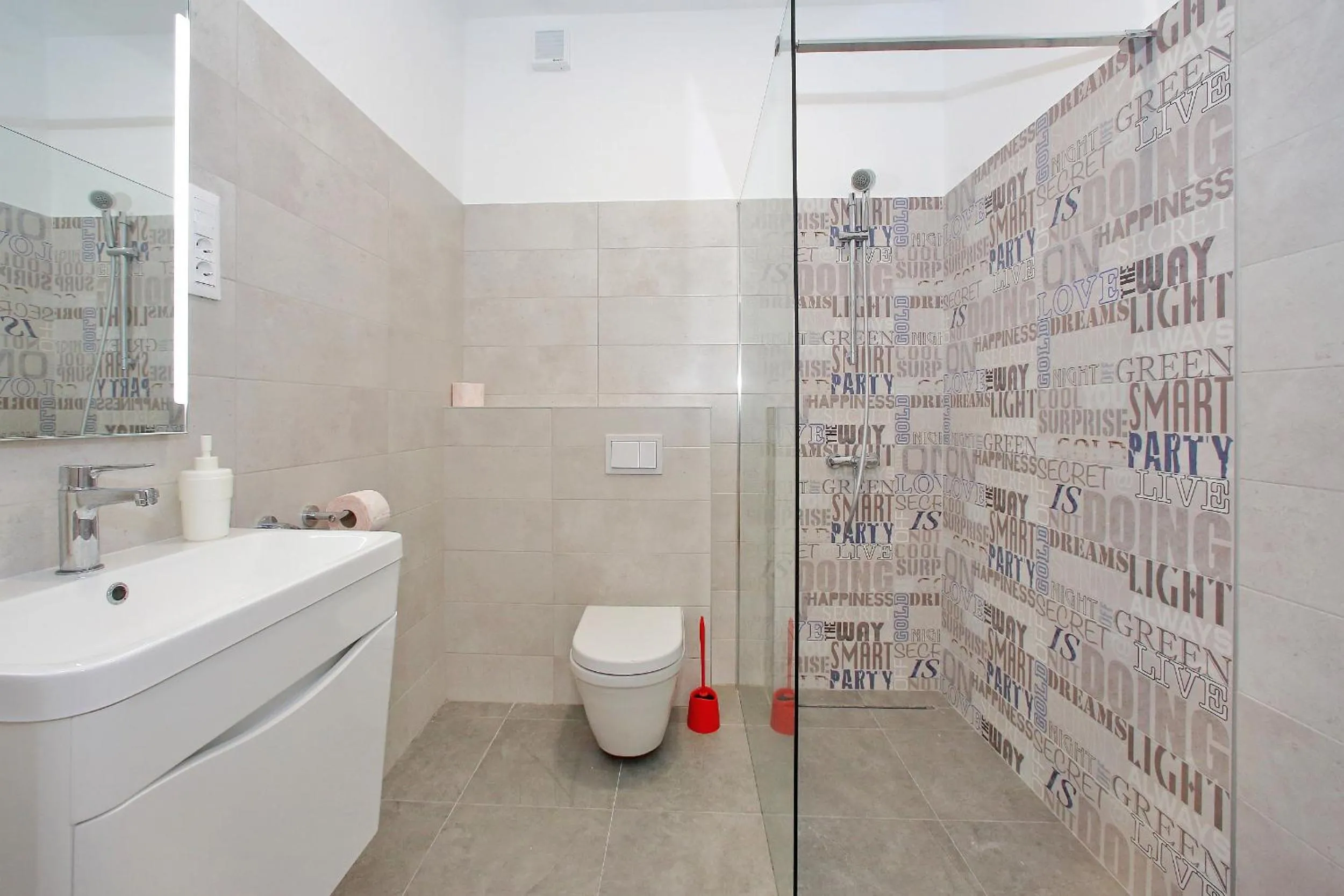Shower in Guverna New City Accommodation