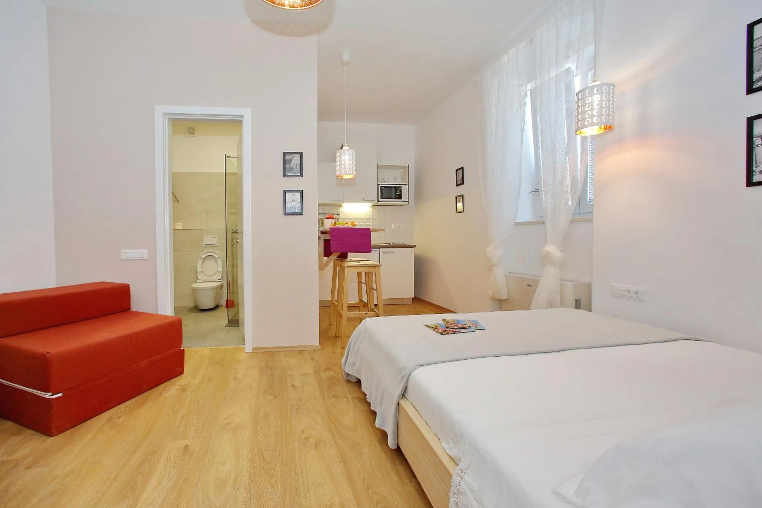 Bed in Guverna New City Accommodation