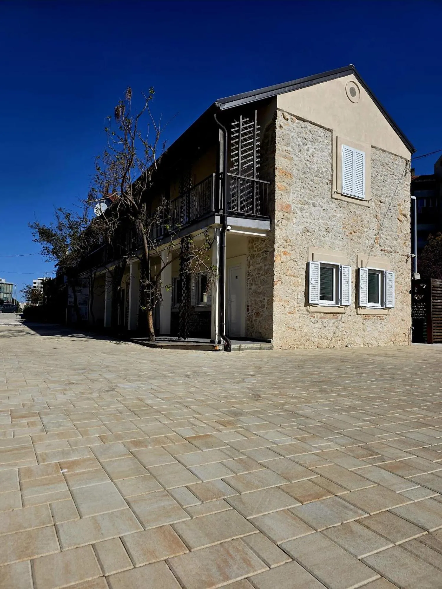 Property building in Guverna New City Accommodation