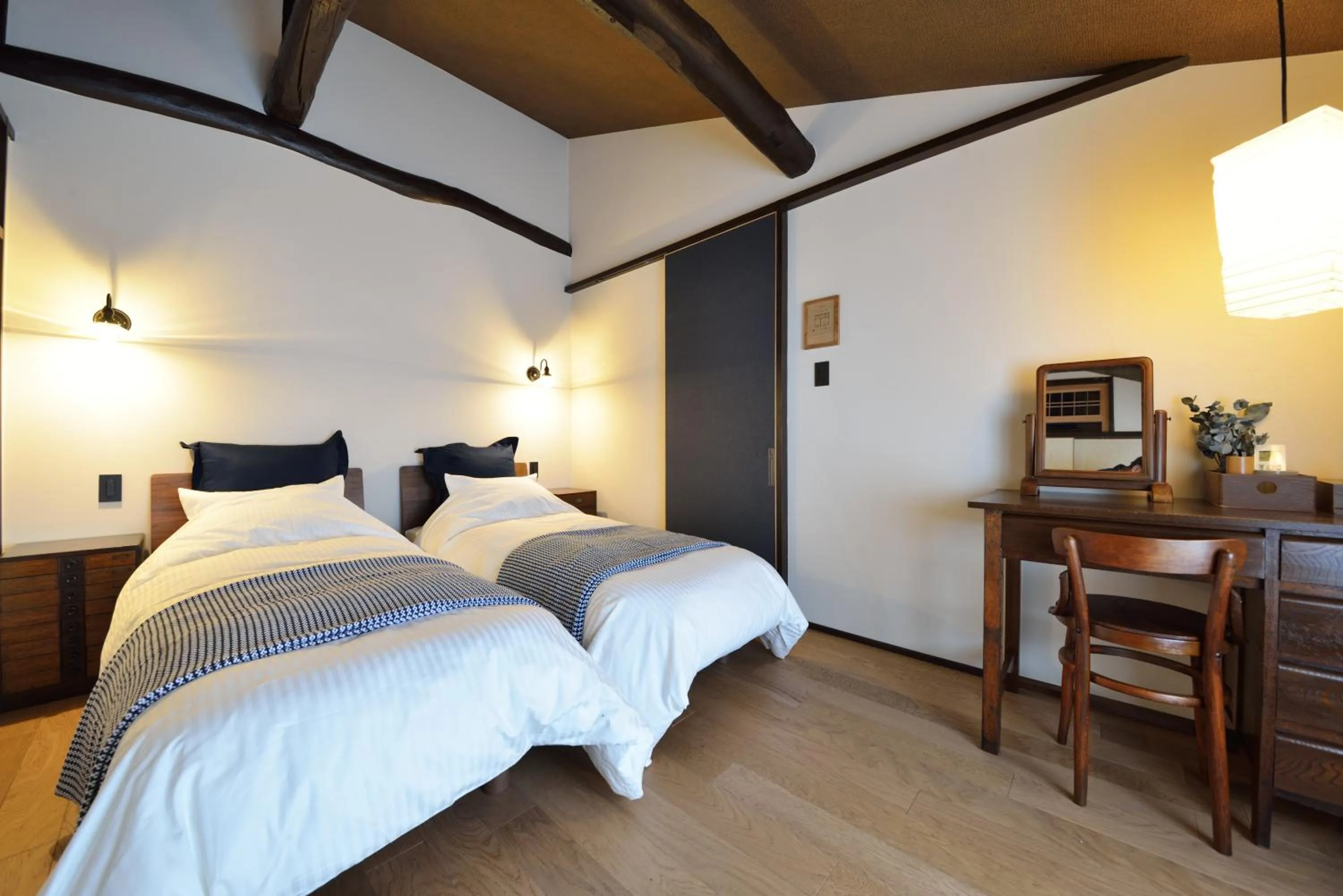 Bedroom, Bed in Takeya Kitano Bekkan