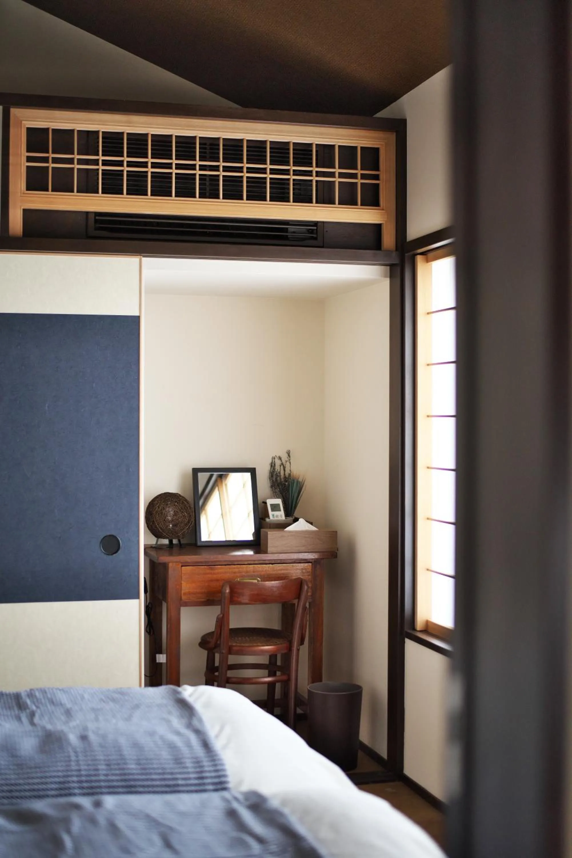 Bedroom, Bed in Takeya Kitano Bekkan