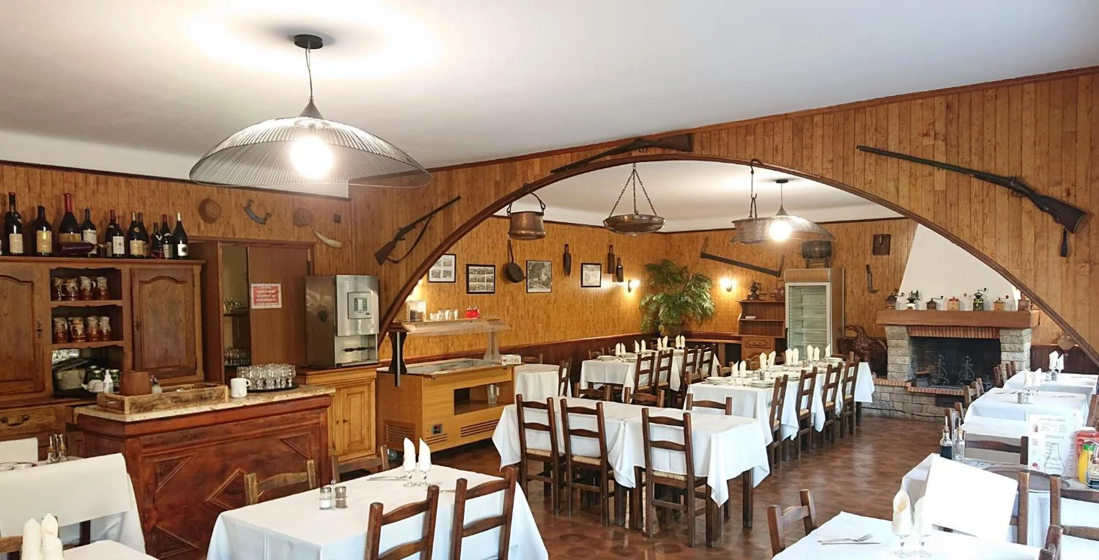 Restaurant/places to eat in Scopa Rossa